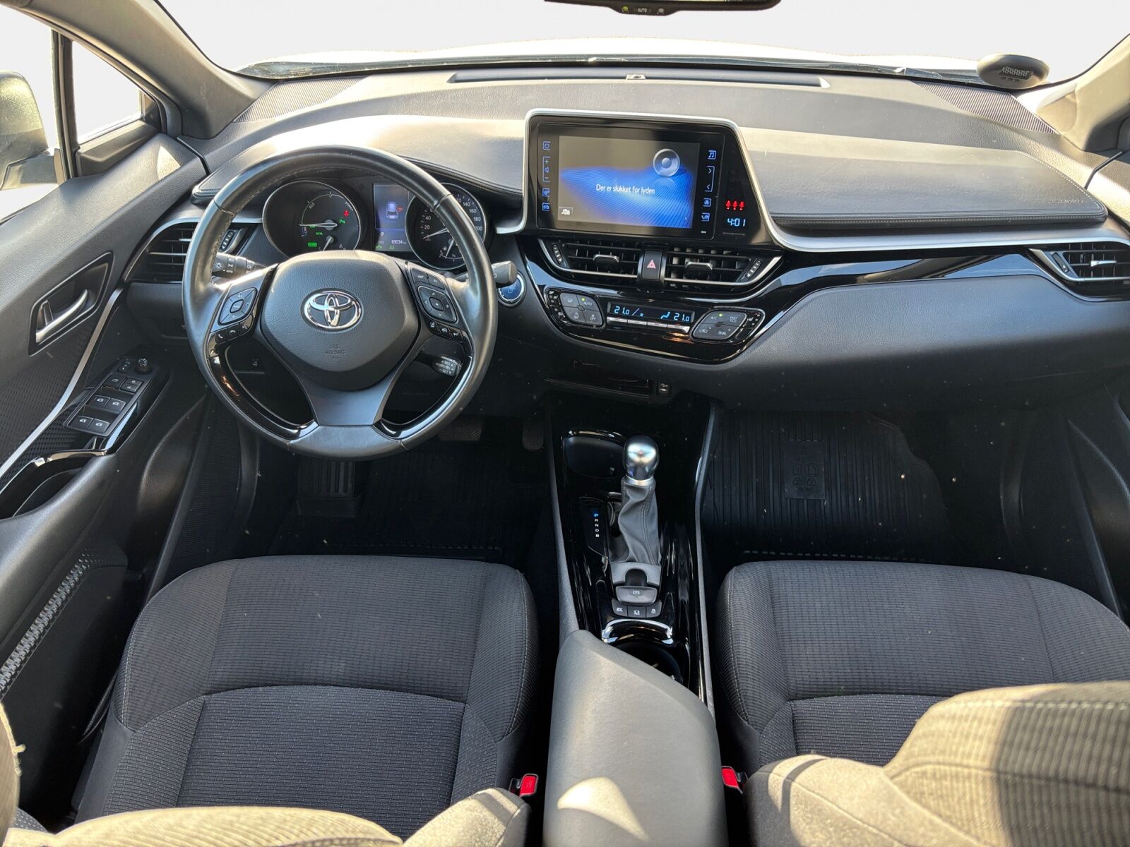Billede af Toyota C-HR 1,8 Hybrid C-LUB Premium Selected Bi-tone Multidrive S 122HK 5d Aut.