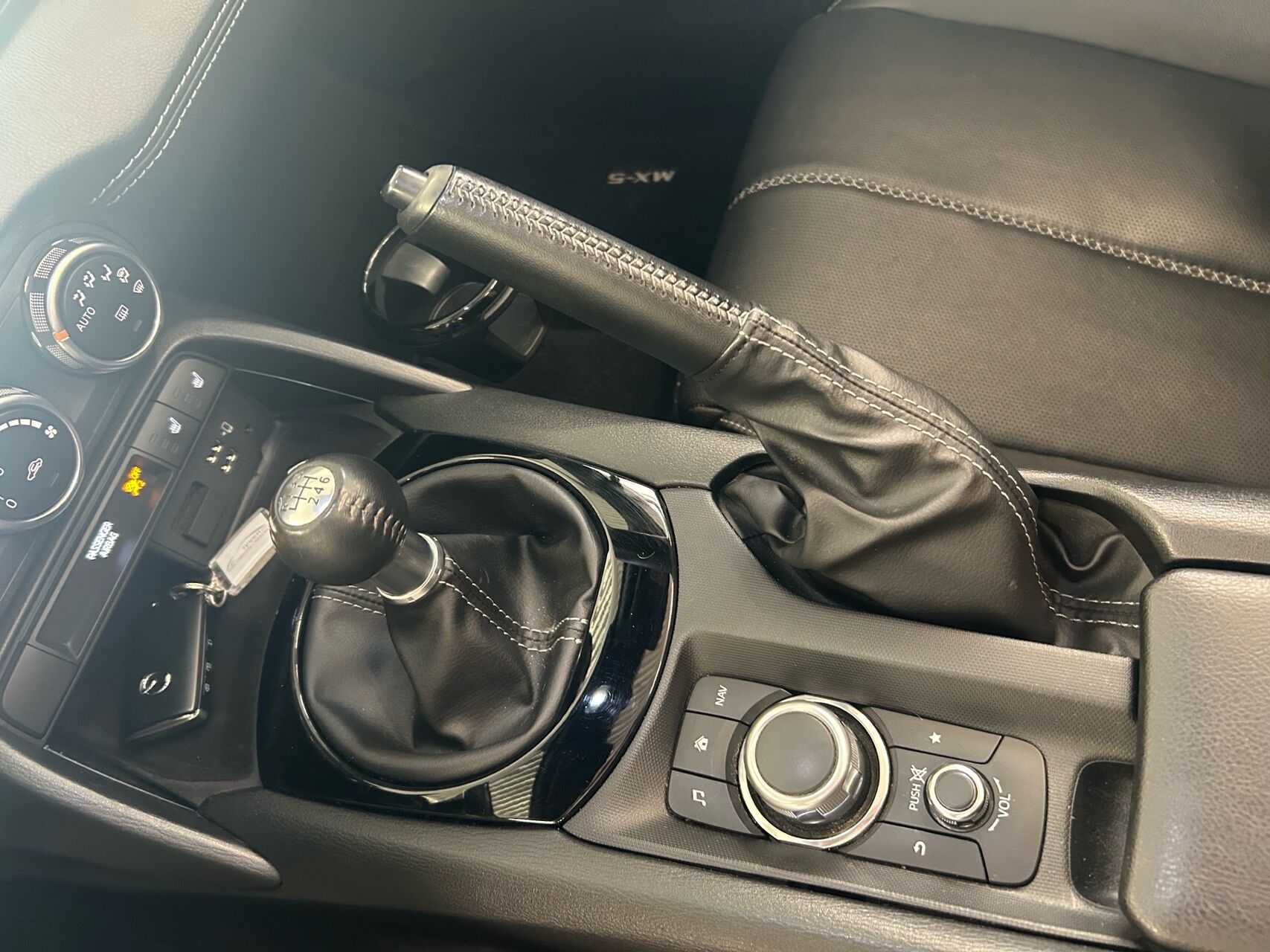 Billede af Mazda MX-5 1,5 Skyactiv-G Sky m. Edition-pakke 132HK Cabr. 6g