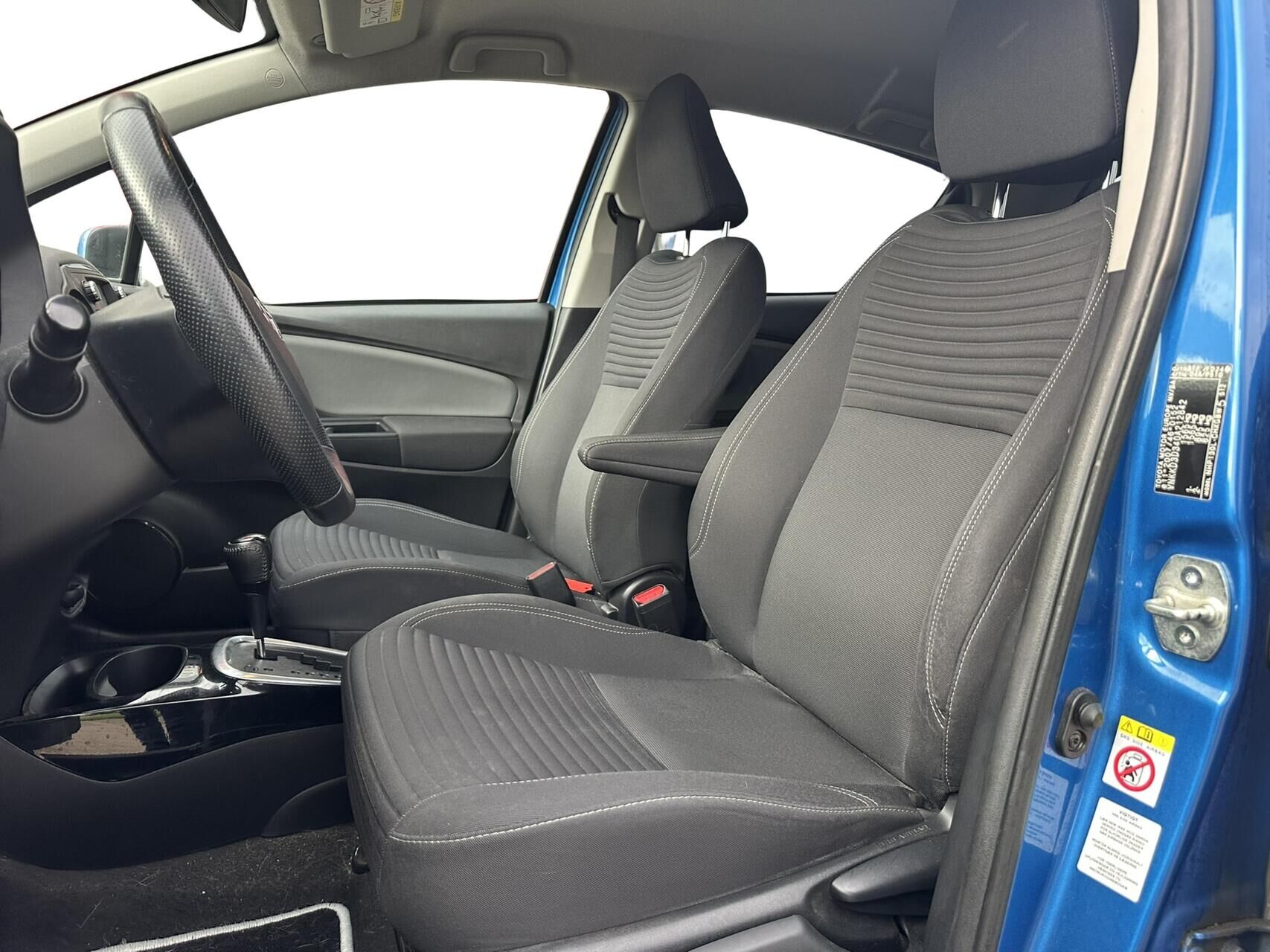 Billede af Toyota Yaris 1,5 Hybrid H2 Style E-CVT 100HK 5d Trinl. Gear