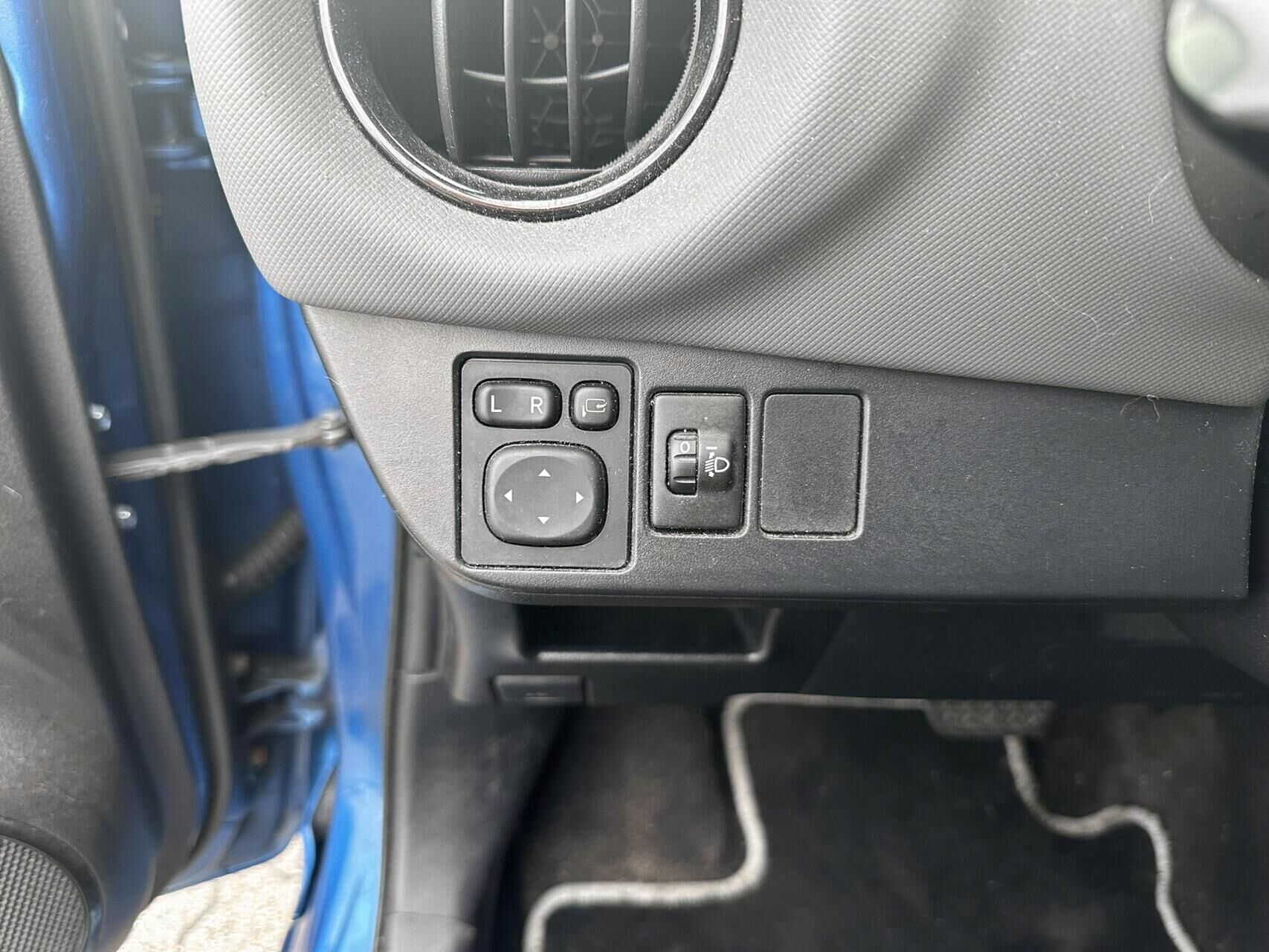 Billede af Toyota Yaris 1,5 Hybrid H2 Style E-CVT 100HK 5d Trinl. Gear