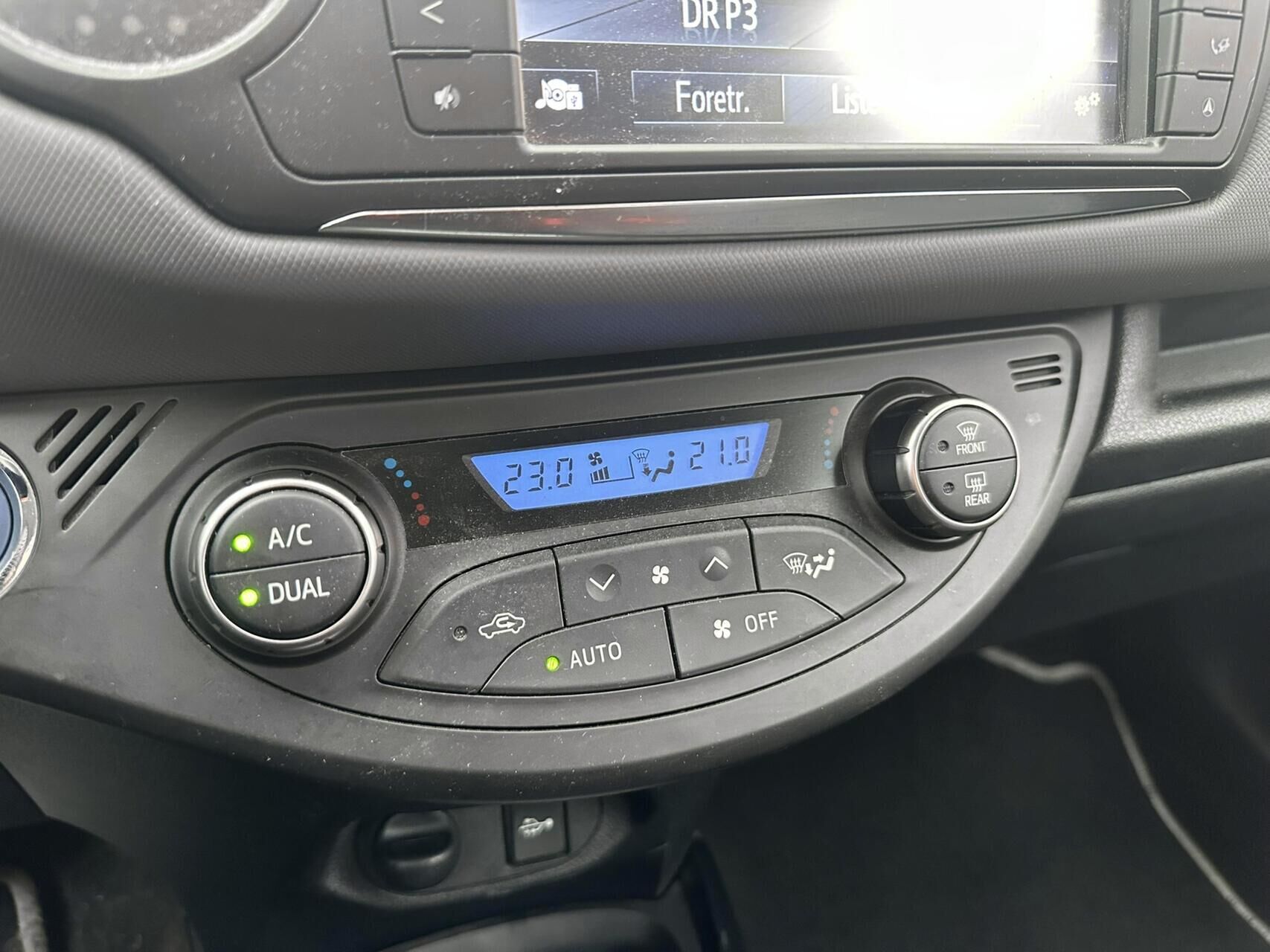 Billede af Toyota Yaris 1,5 Hybrid H2 Style E-CVT 100HK 5d Trinl. Gear