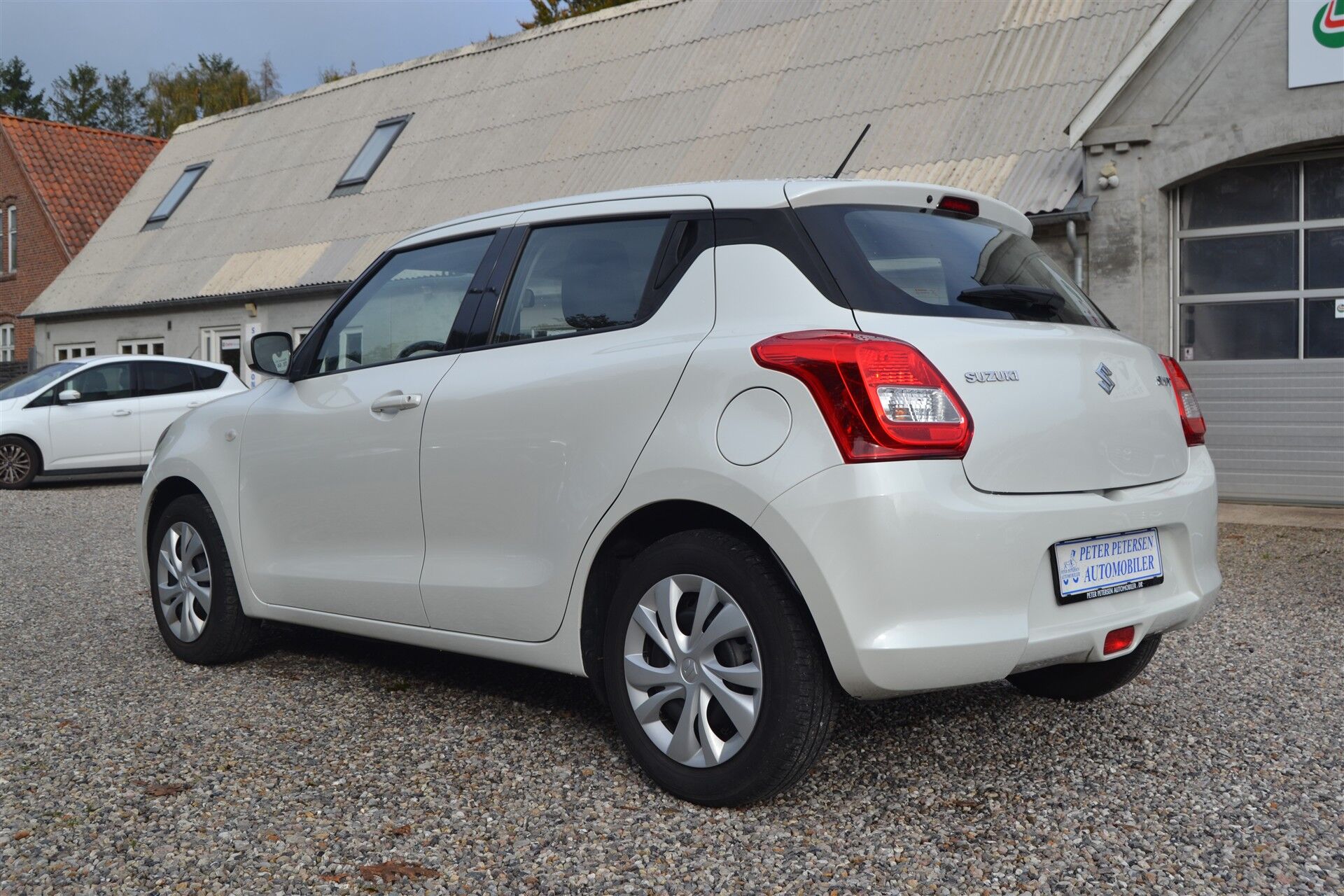 Billede af Suzuki Swift 1,2 Dualjet Club AEB Gold 90HK 5d