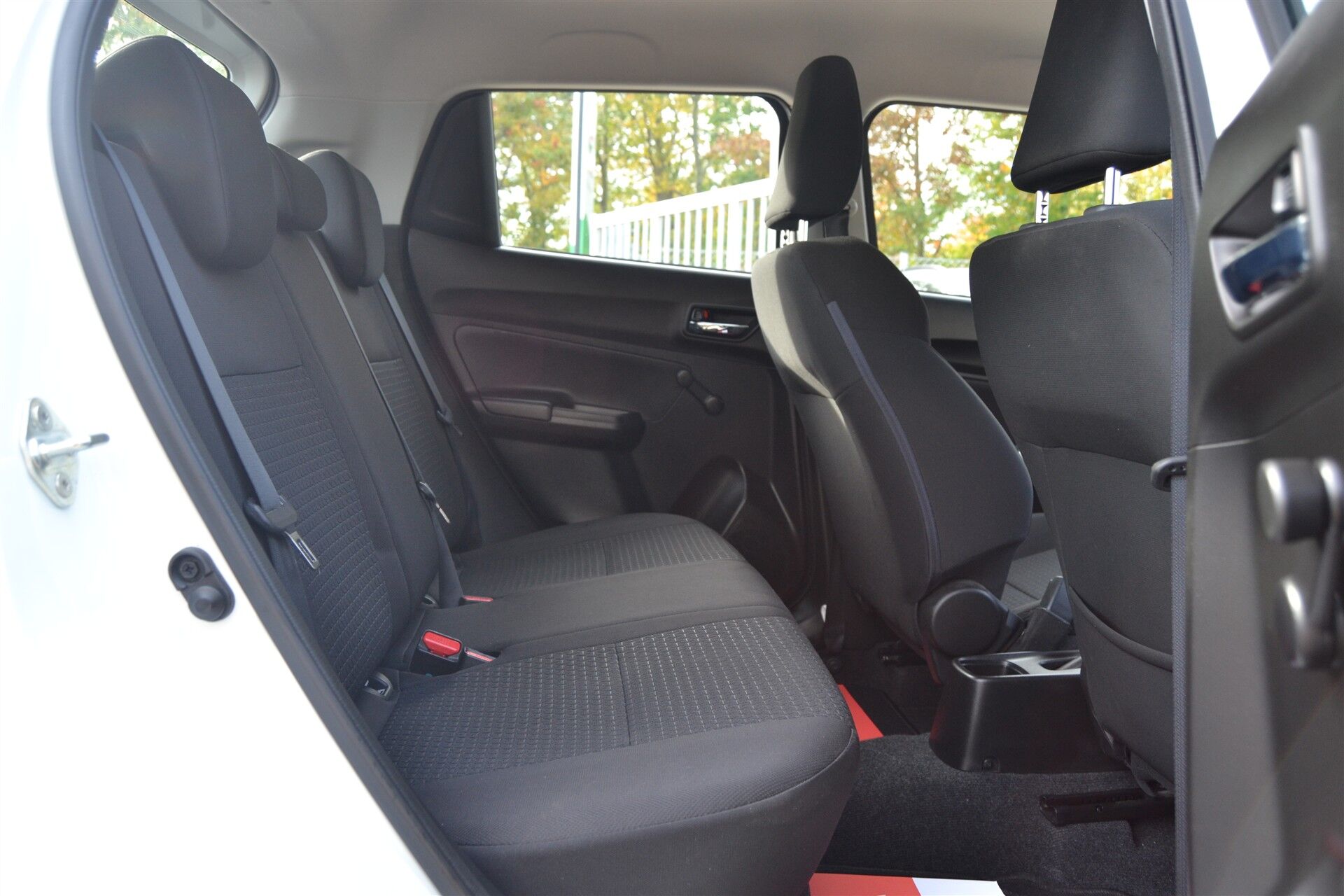 Billede af Suzuki Swift 1,2 Dualjet Club AEB Gold 90HK 5d