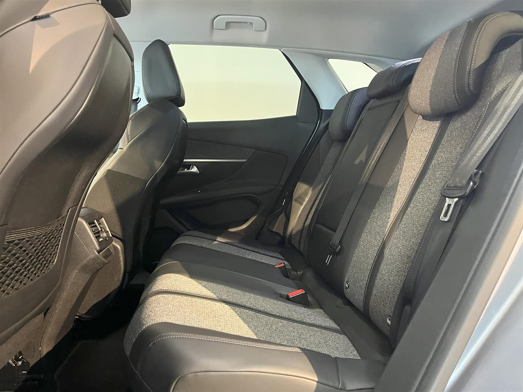 Billede af Peugeot 3008 1,2 e-THP Allure EAT6 130HK 5d 6g Aut.