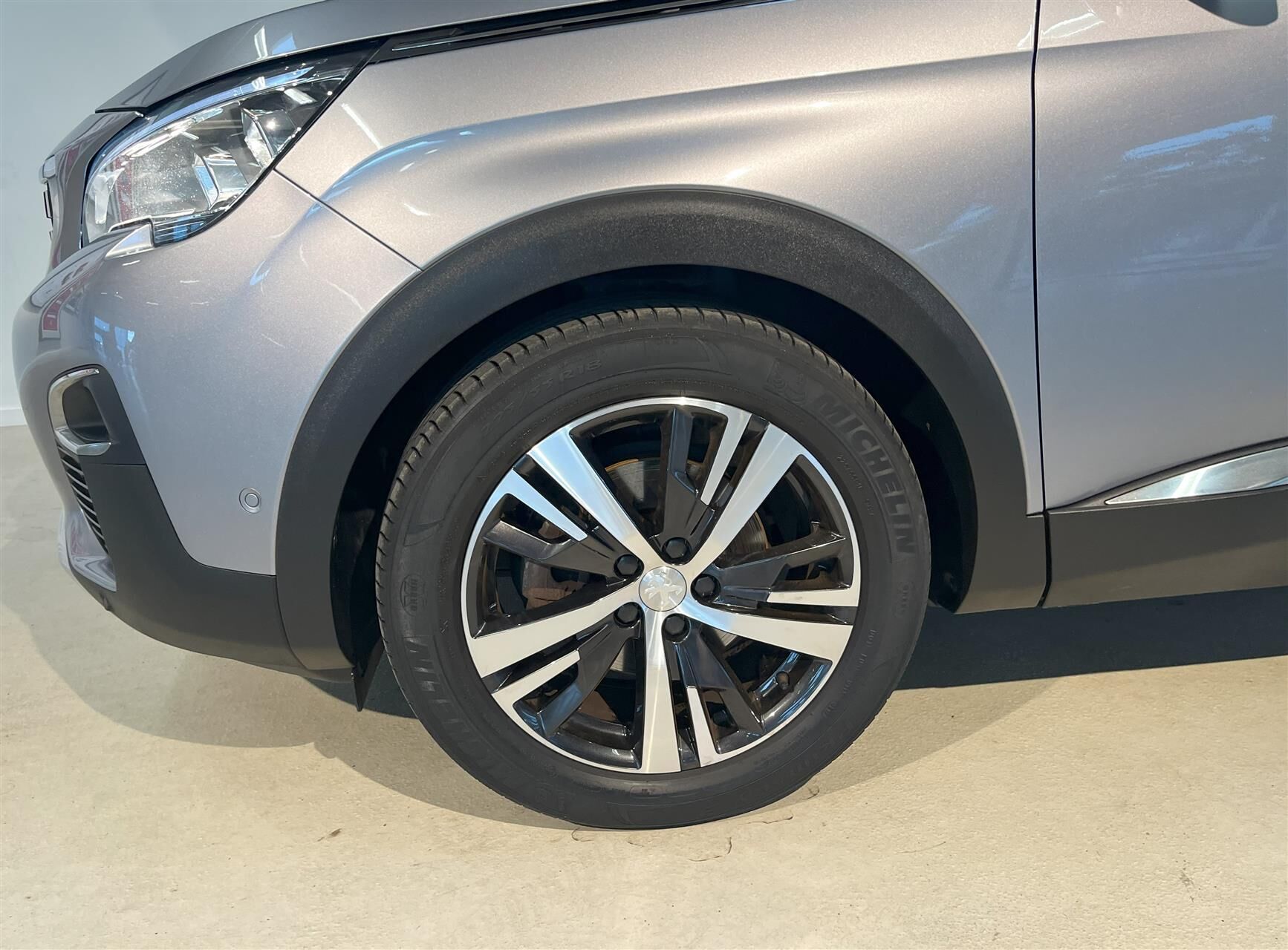 Billede af Peugeot 3008 1,2 e-THP Allure EAT6 130HK 5d 6g Aut.