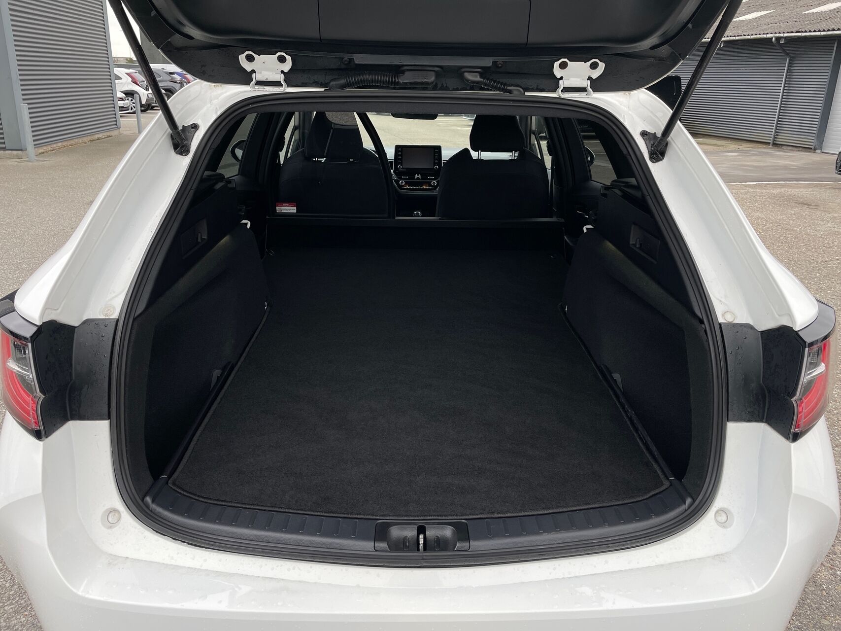 Billede af Toyota Corolla Touring Sports 1,8 Hybrid H3 E-CVT 122HK Van Trinl. Gear