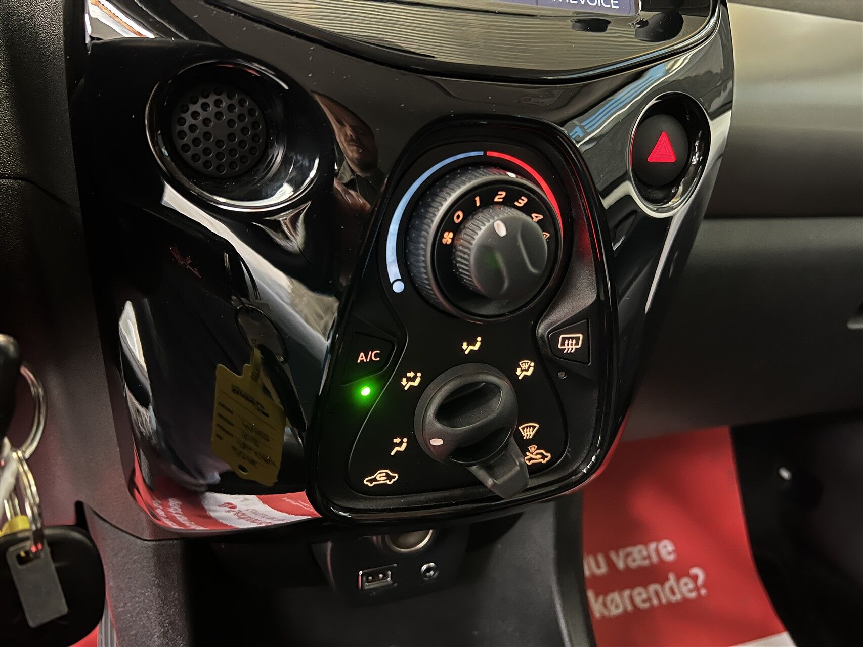 Billede af Peugeot 108 1,0 e-Vti Allure 69HK 5d Man. 