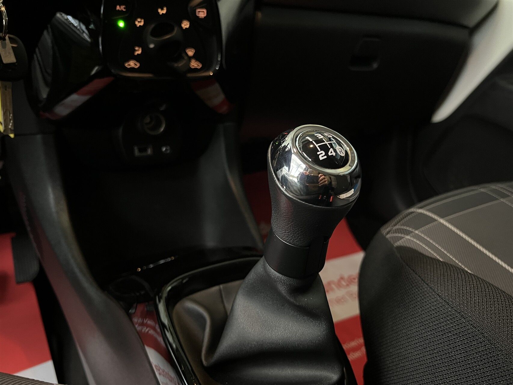 Billede af Peugeot 108 1,0 e-Vti Allure 69HK 5d Man. 