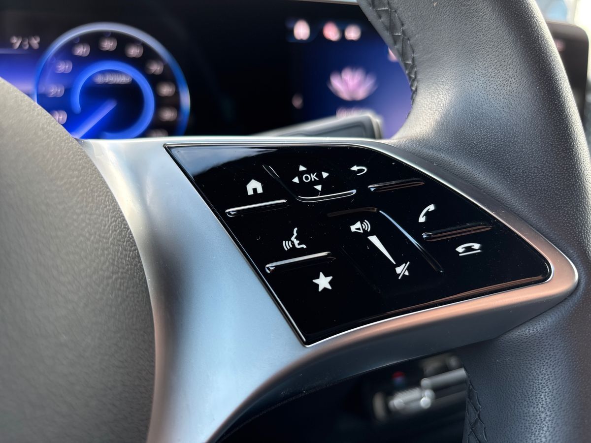 Billede af Mercedes-Benz EQB 300 EL AMG Line 7 Pers. 4Matic 228HK 5d Aut.