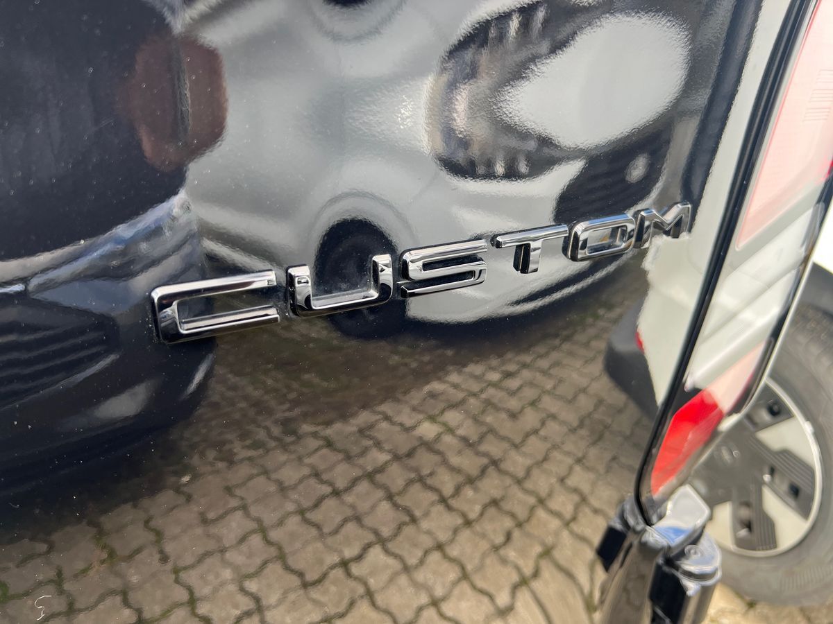 Billede af Ford Transit Custom 320 L1H1 2,5 Plugin-hybrid Limited CVT 233HK Van Trinl. Gear