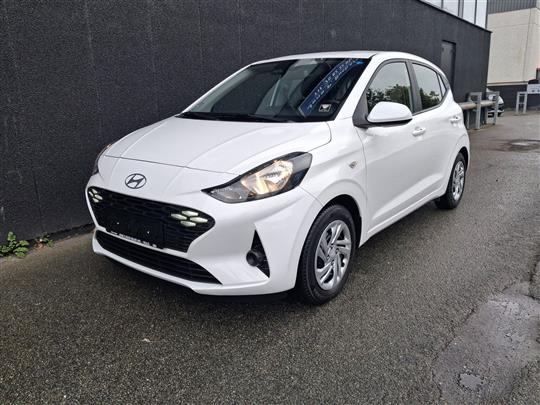 Hyundai i10 1,0 Essential 67HK 5d
