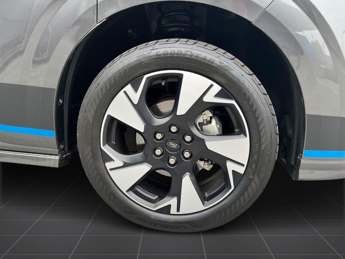 Billede af Ford Transit Custom 320 L2H1 2,5 Plugin-hybrid Sport CVT 233HK Van Trinl. Gear