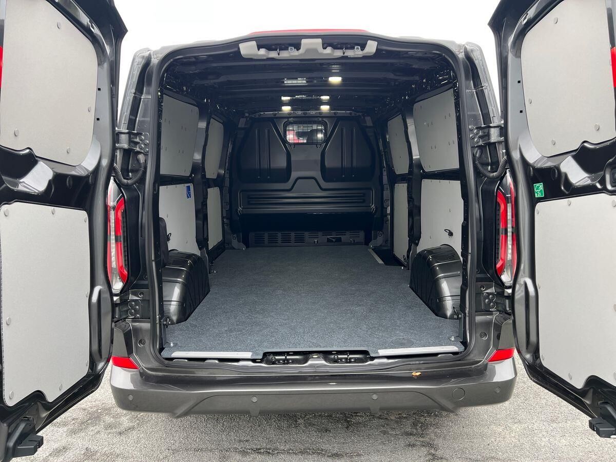 Billede af Ford Transit Custom 320 L2H1 2,5 Plugin-hybrid Sport CVT 233HK Van Trinl. Gear