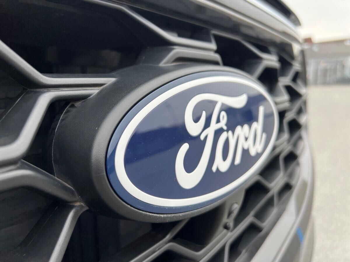 Billede af Ford Transit Custom 320 L2H1 2,5 Plugin-hybrid Sport CVT 233HK Van Trinl. Gear