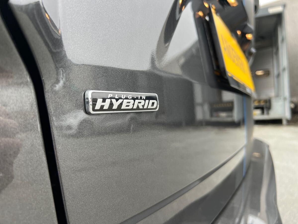 Billede af Ford Transit Custom 320 L2H1 2,5 Plugin-hybrid Sport CVT 233HK Van Trinl. Gear