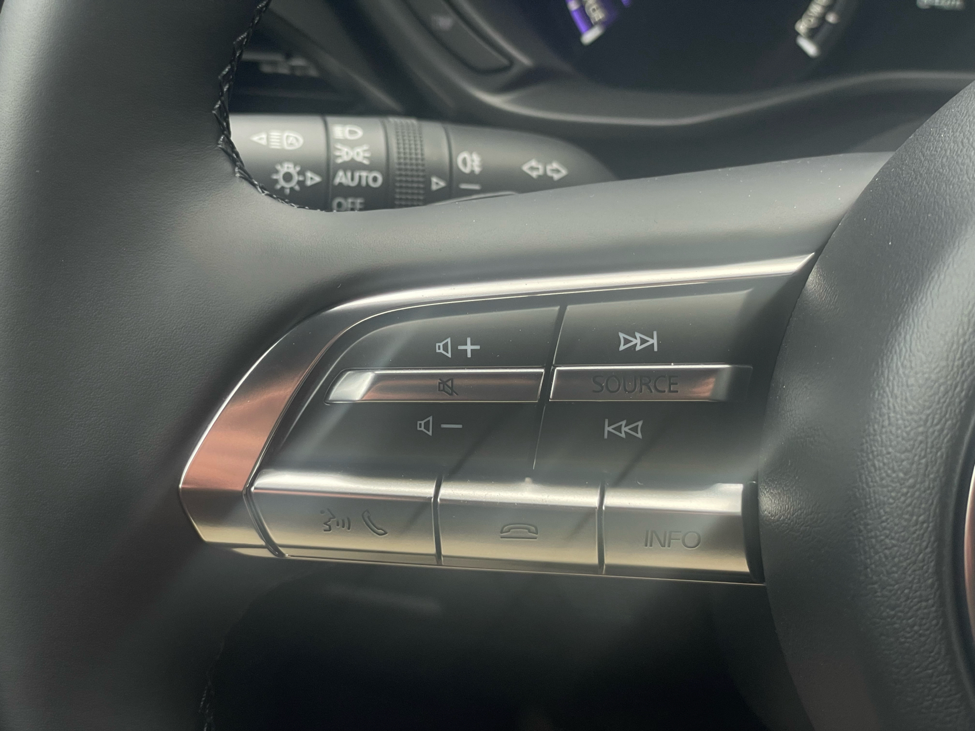 Billede af Mazda MX-30 0,8 e-Skyactiv R-EV  Plugin-hybrid Exclusive-Line 170HK 5d Trinl. Gear