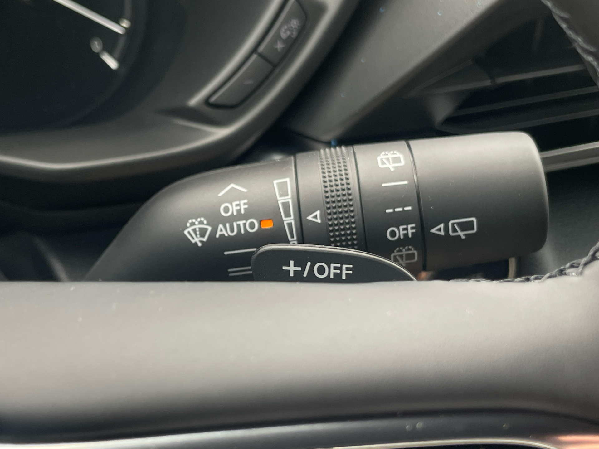 Billede af Mazda MX-30 0,8 e-Skyactiv R-EV  Plugin-hybrid Exclusive-Line 170HK 5d Trinl. Gear