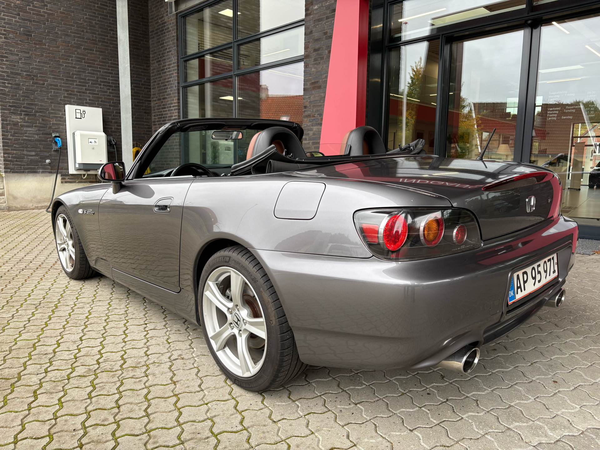 Billede af Honda S2000 2,0 240HK Cabr. 6g Aut.