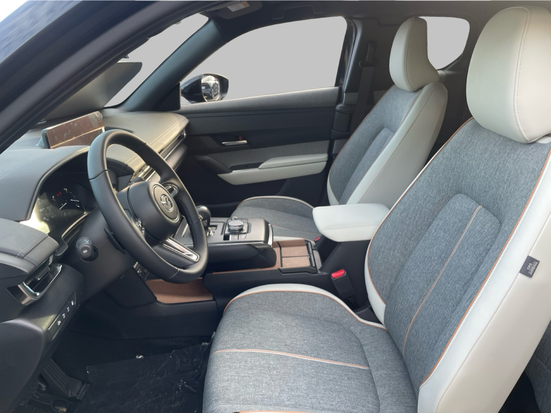 Billede af Mazda MX-30 0,8 e-Skyactiv R-EV  Plugin-hybrid Makoto 170HK 5d Trinl. Gear