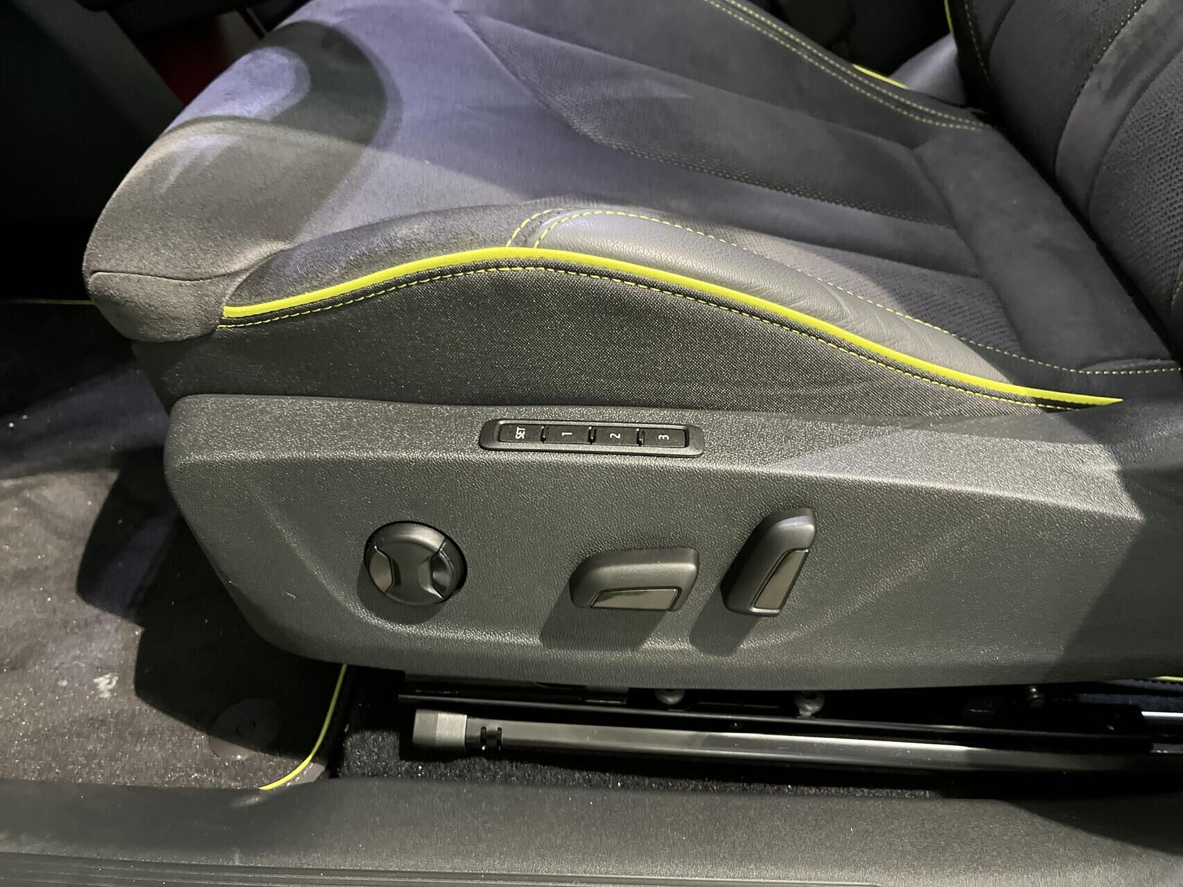 Billede af Skoda Enyaq iV Coupe EL RS 4x4 299HK 5d Aut.