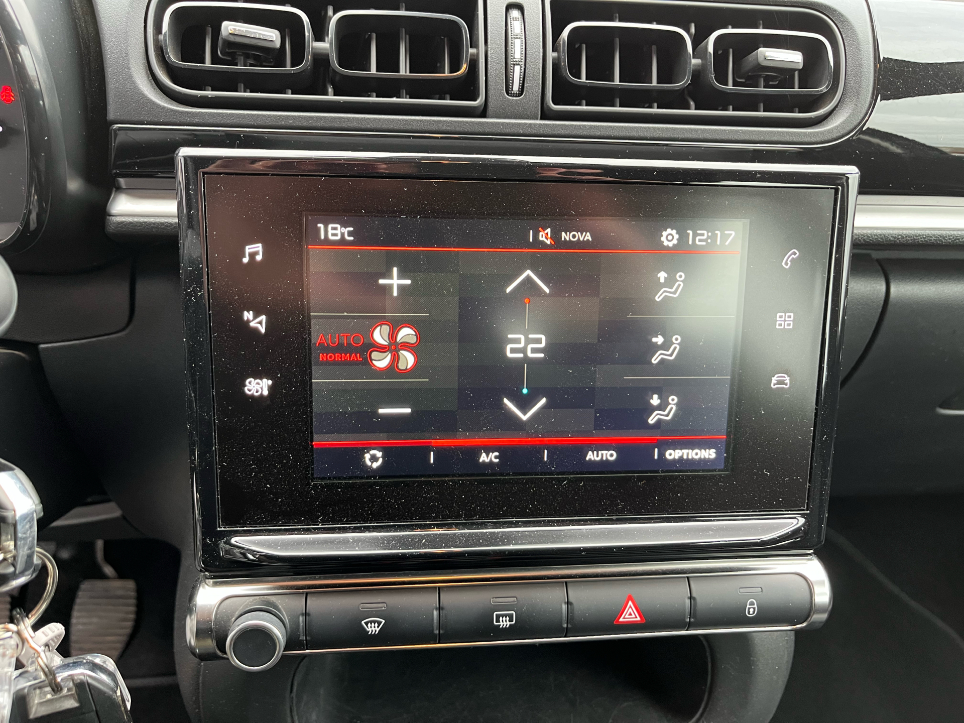 Billede af Citroën C3 1,2 PureTech Iconic Limited start/stop 82HK 5d