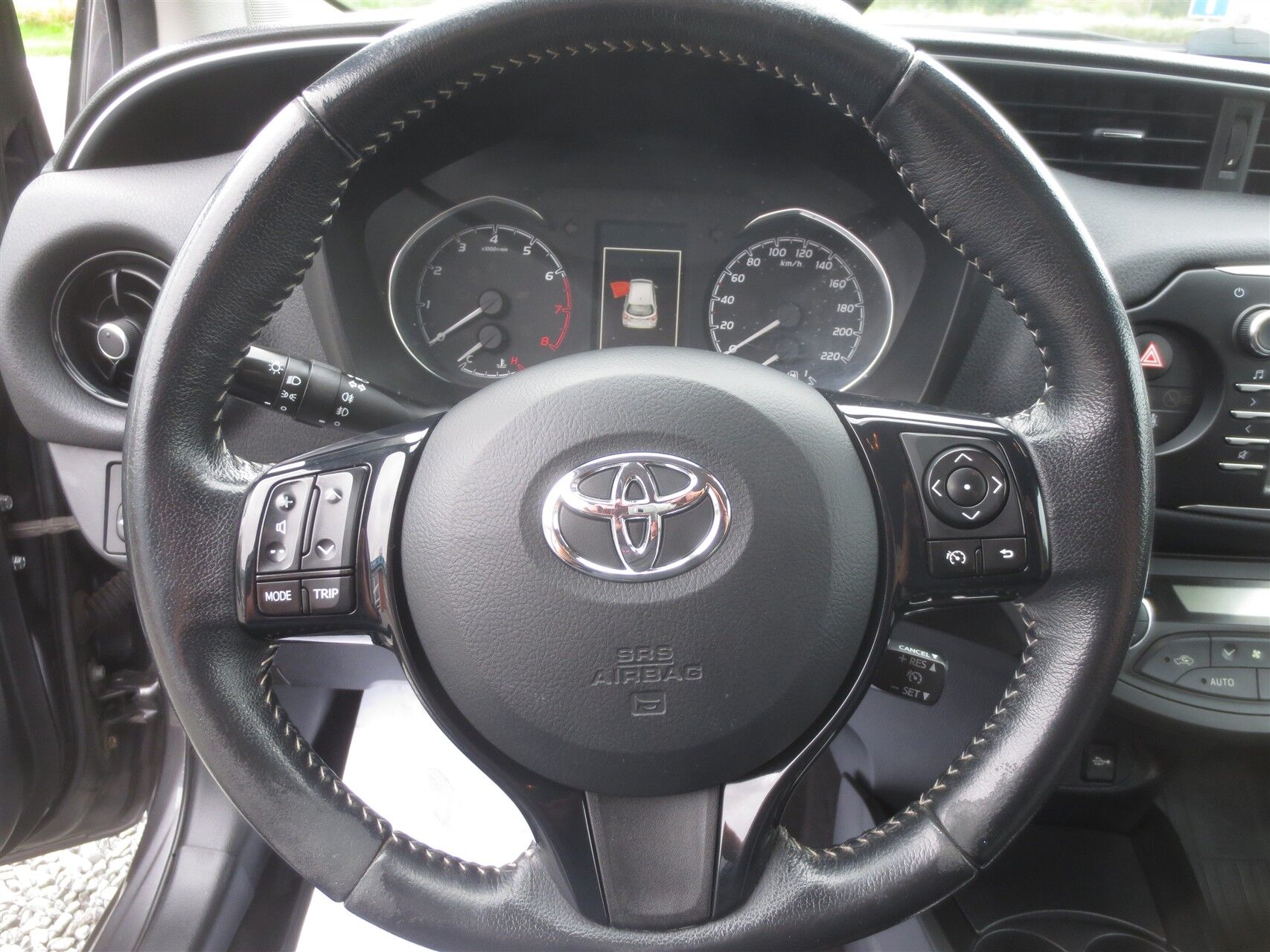 Billede af Toyota Yaris 1,0 VVT-I T2 Premium 69HK 5d