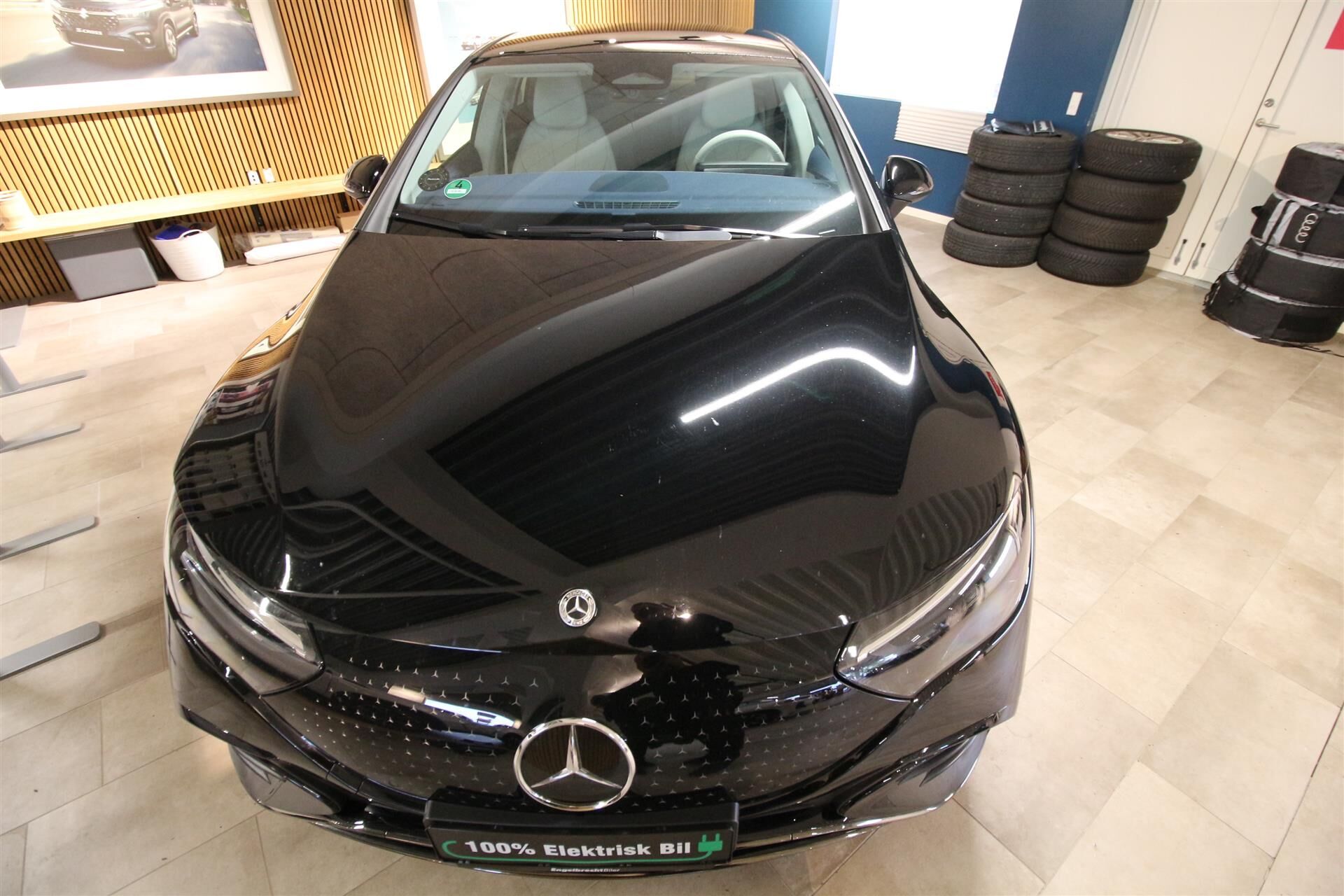 Billede af Mercedes-Benz EQE 300 EL 245HK Aut.