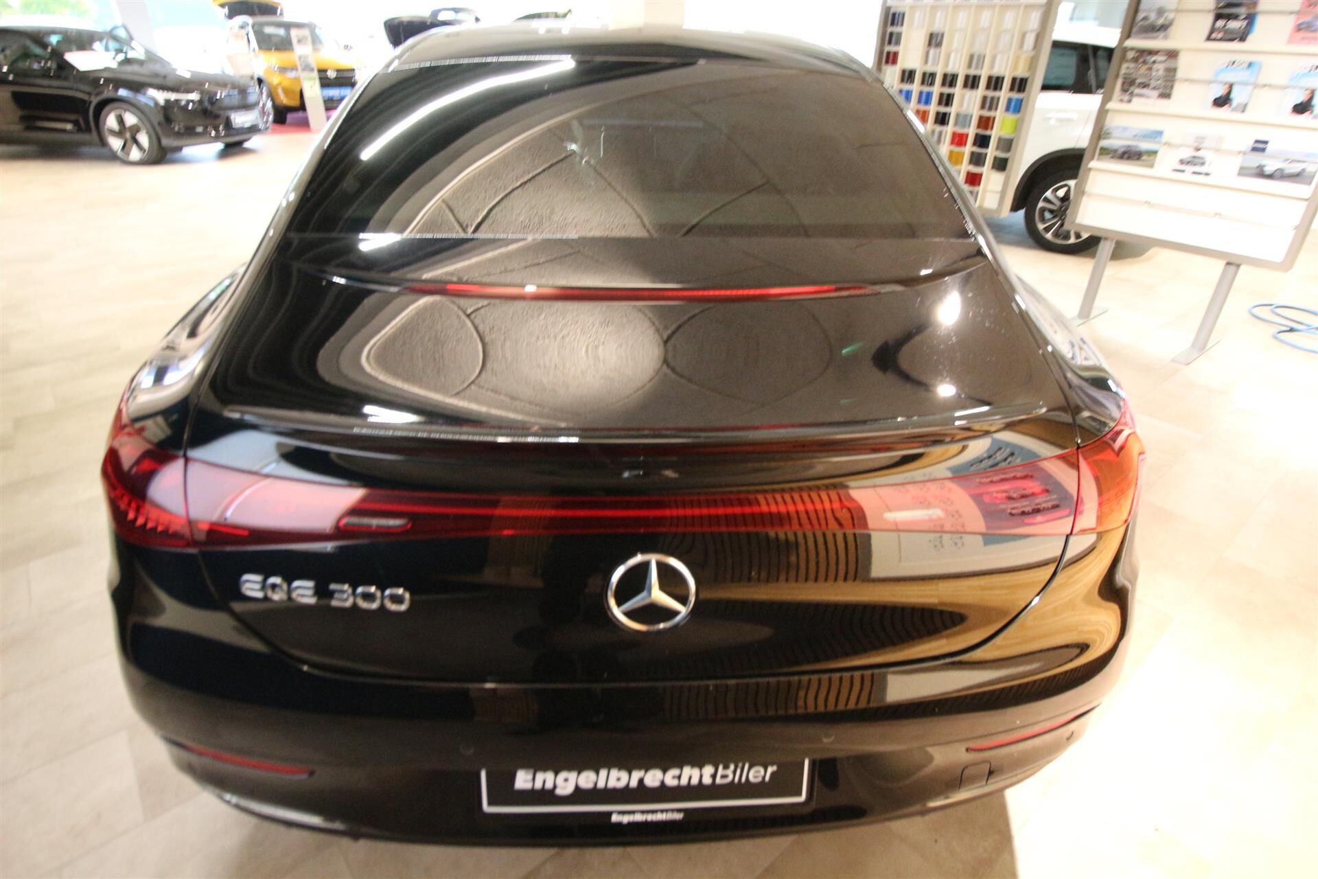 Billede af Mercedes-Benz EQE 300 EL 245HK Aut.