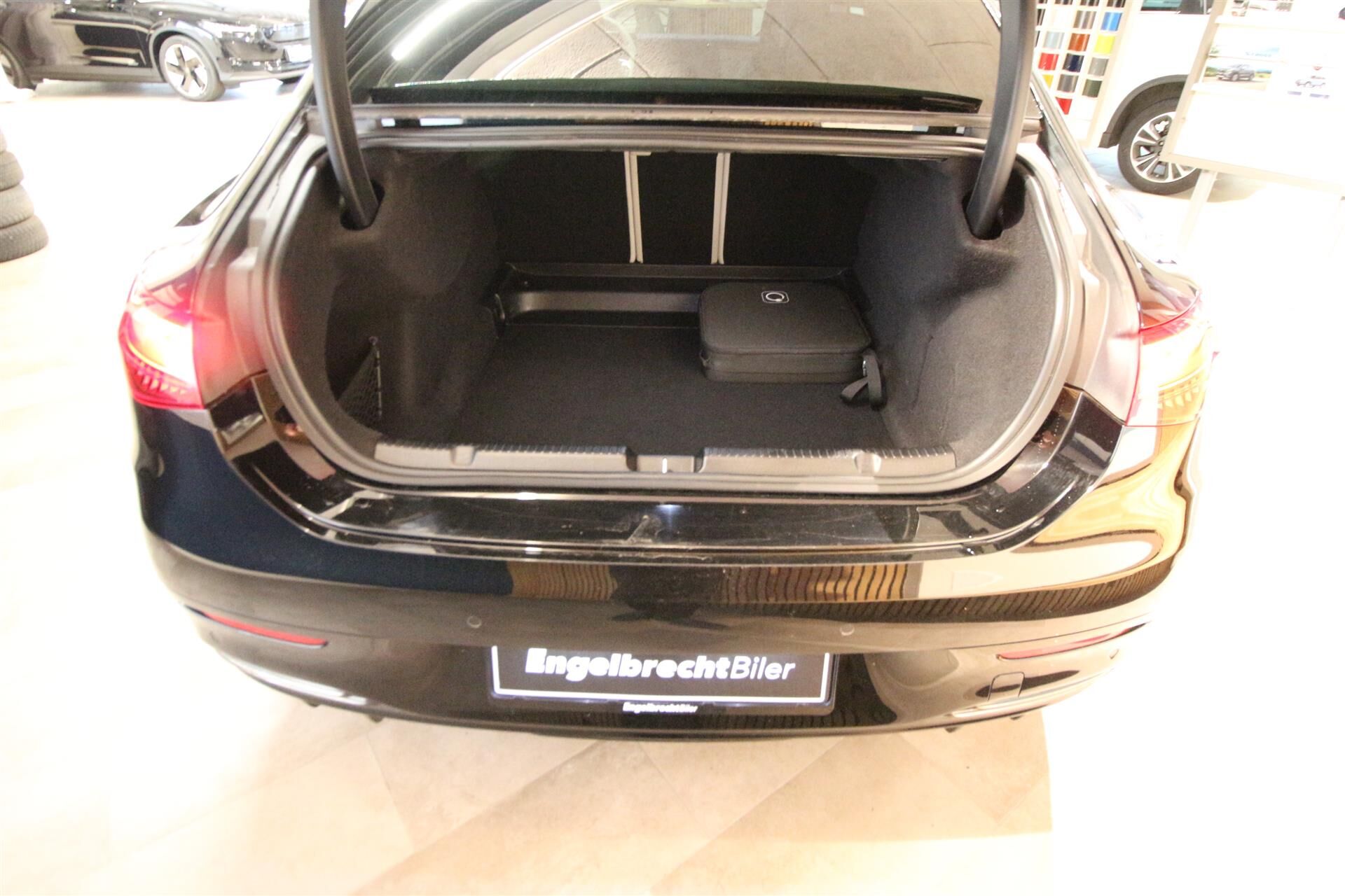 Billede af Mercedes-Benz EQE 300 EL 245HK Aut.