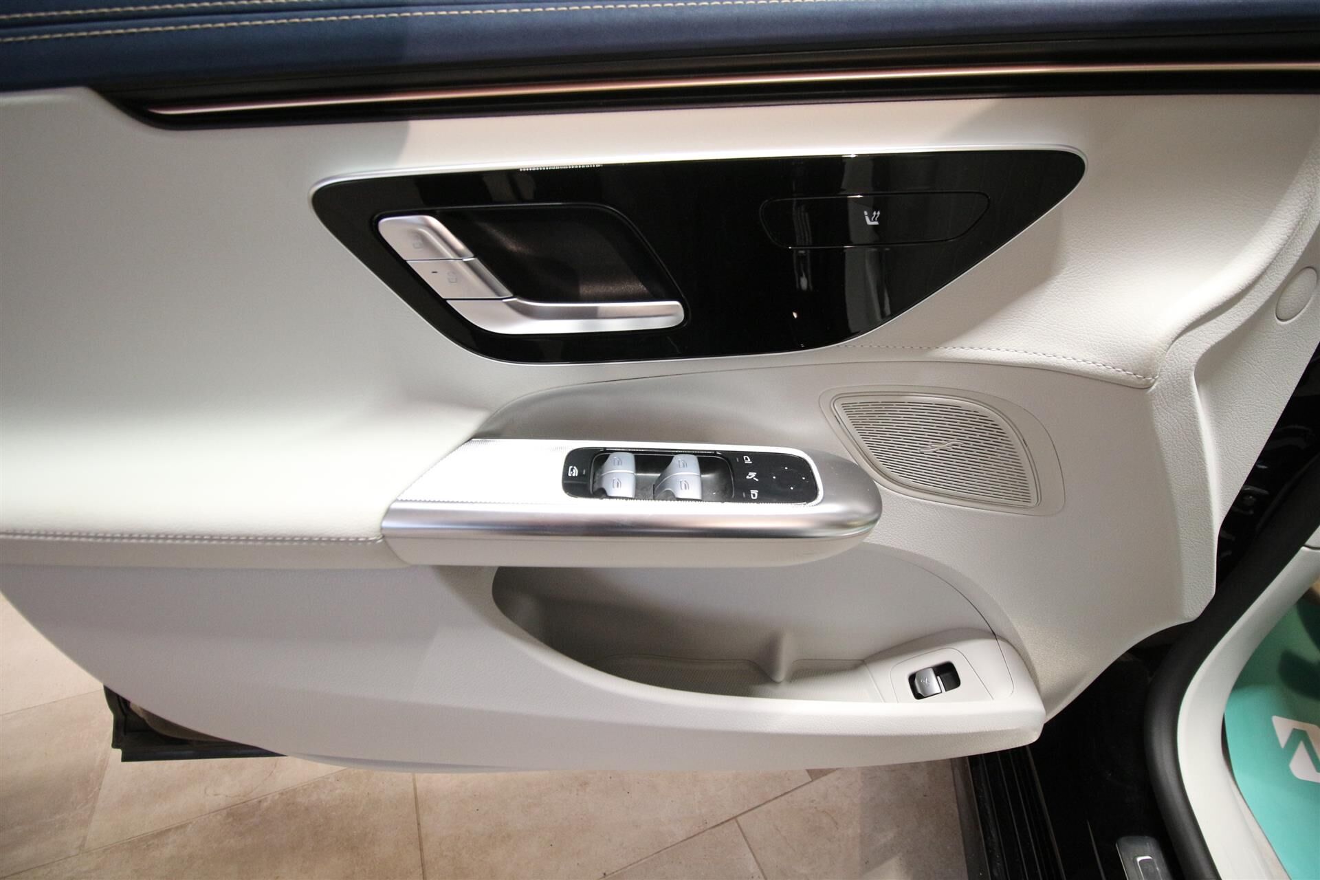 Billede af Mercedes-Benz EQE 300 EL 245HK Aut.