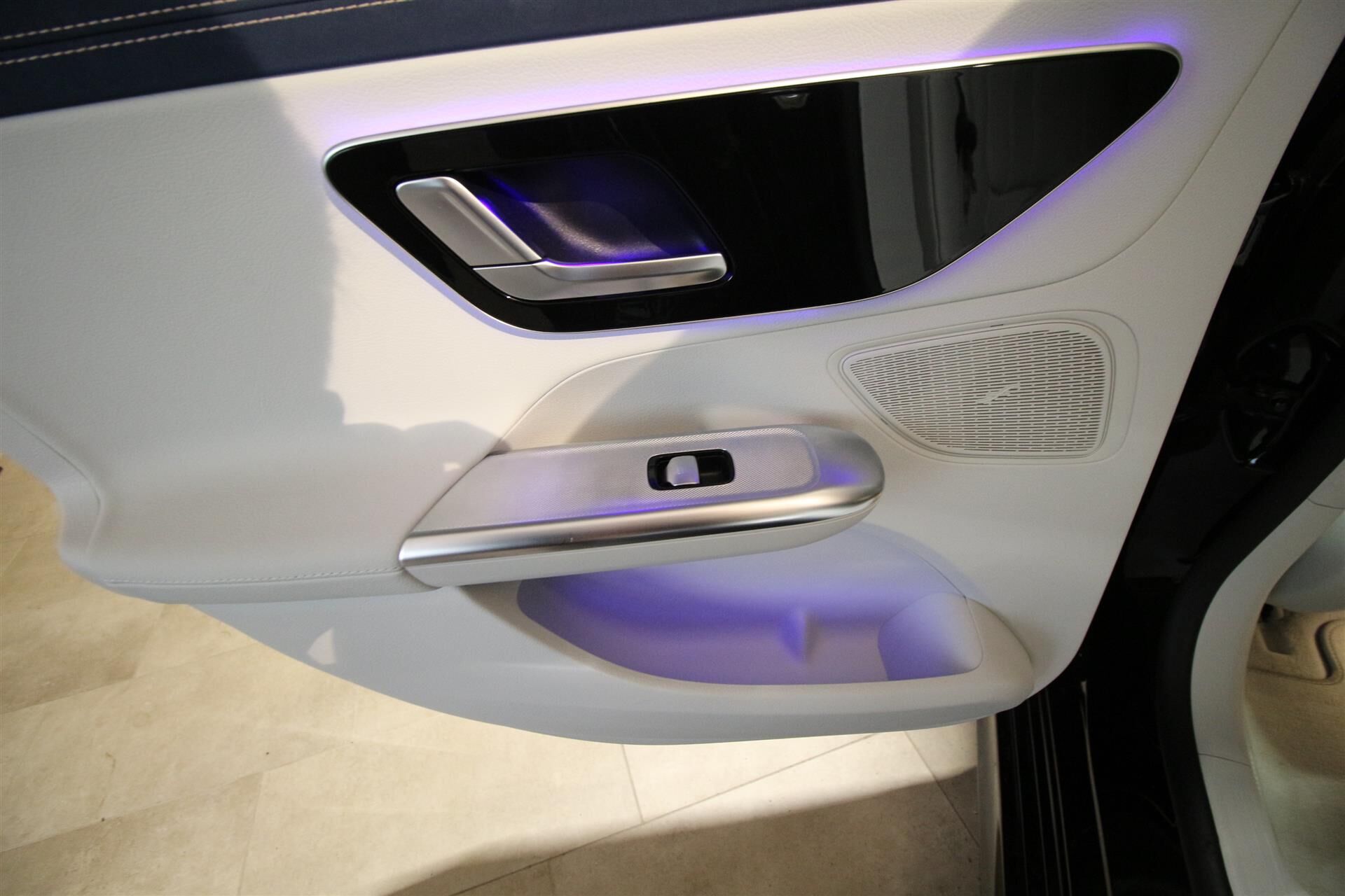 Billede af Mercedes-Benz EQE 300 EL 245HK Aut.