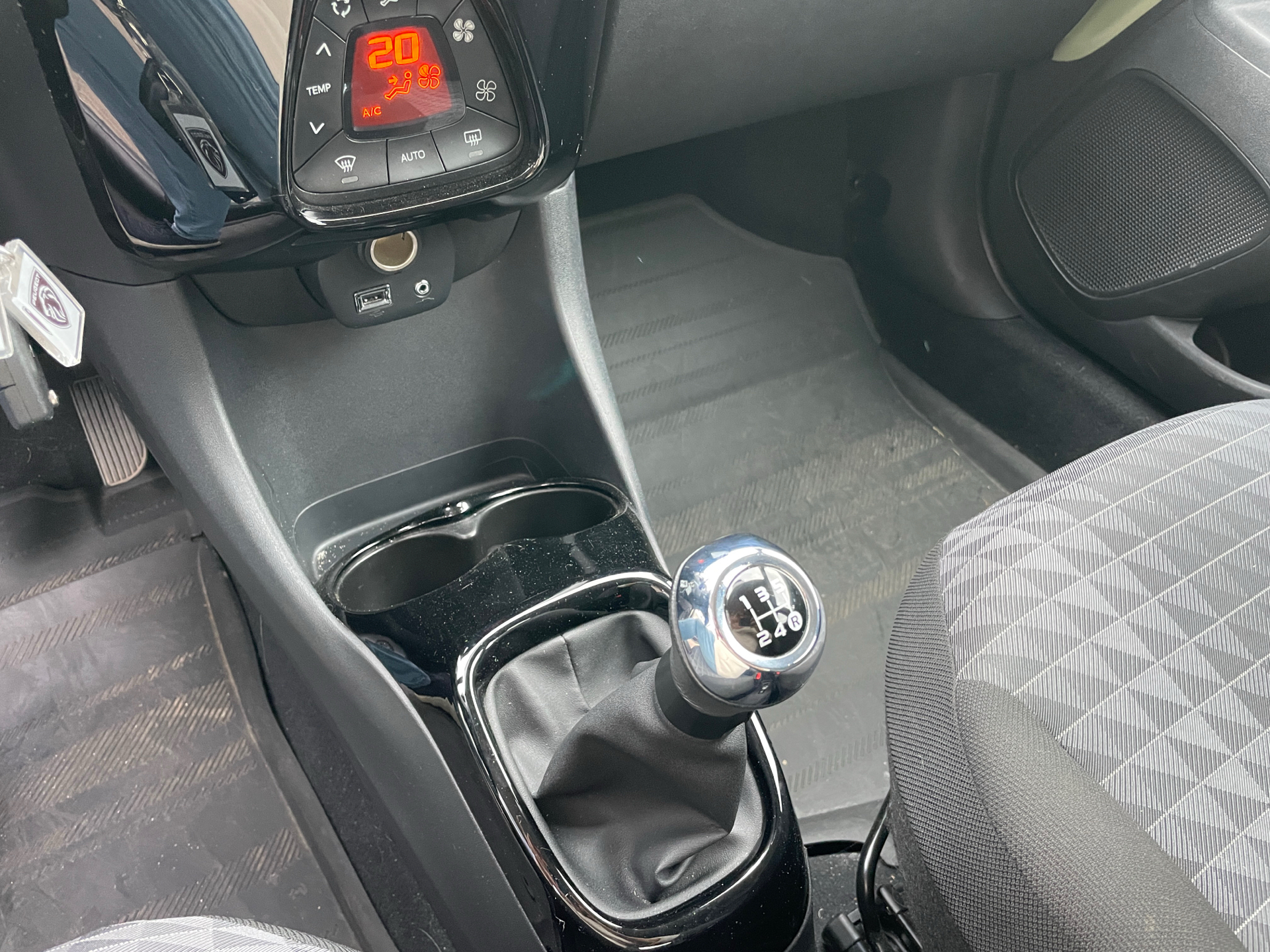 Billede af Peugeot 108 1,0 e-Vti Selection Tech 72HK 5d