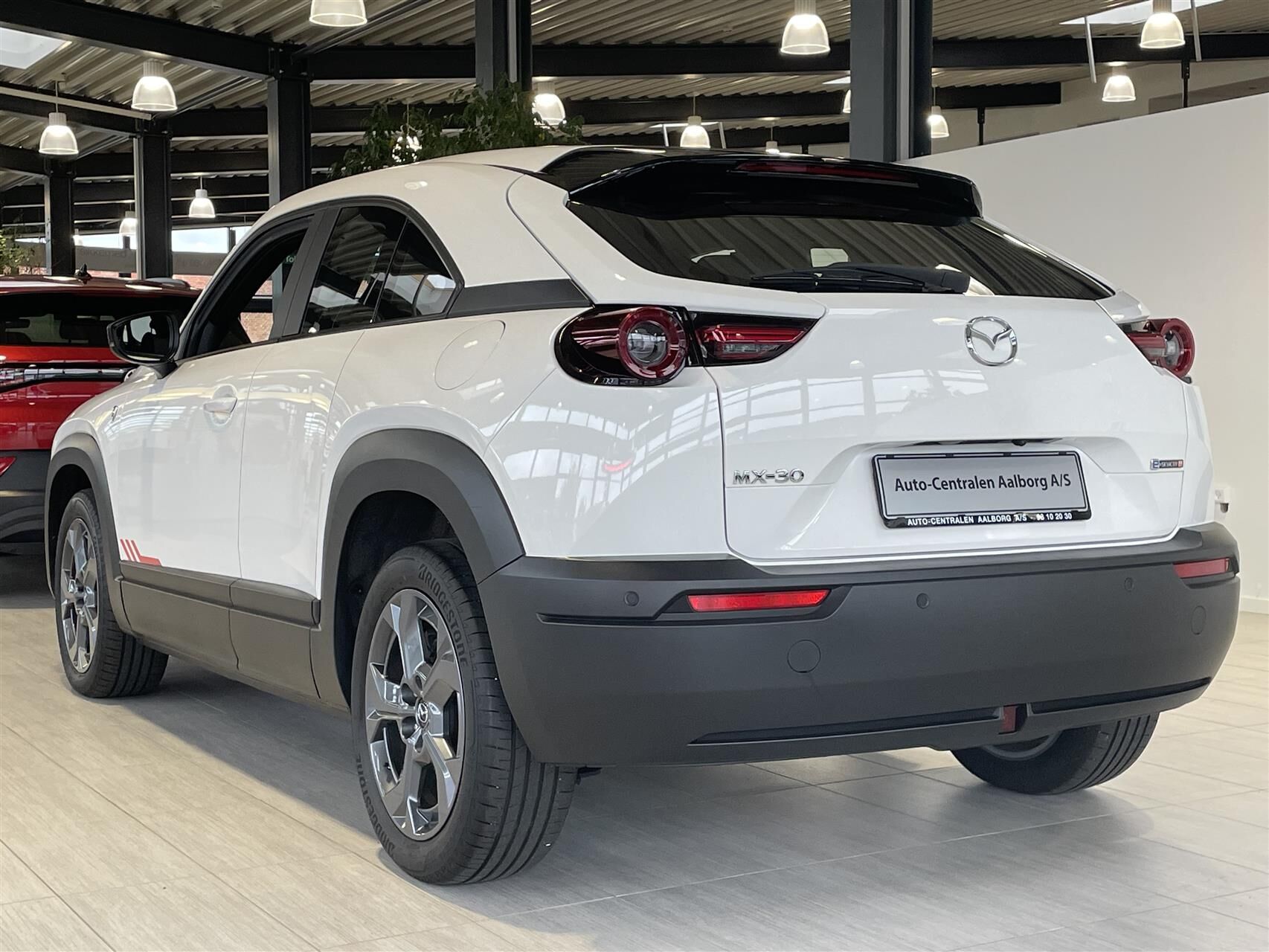 Billede af Mazda MX-30 0,8 e-Skyactiv R-EV  Plugin-hybrid Exclusive-Line 170HK 5d Trinl. Gear