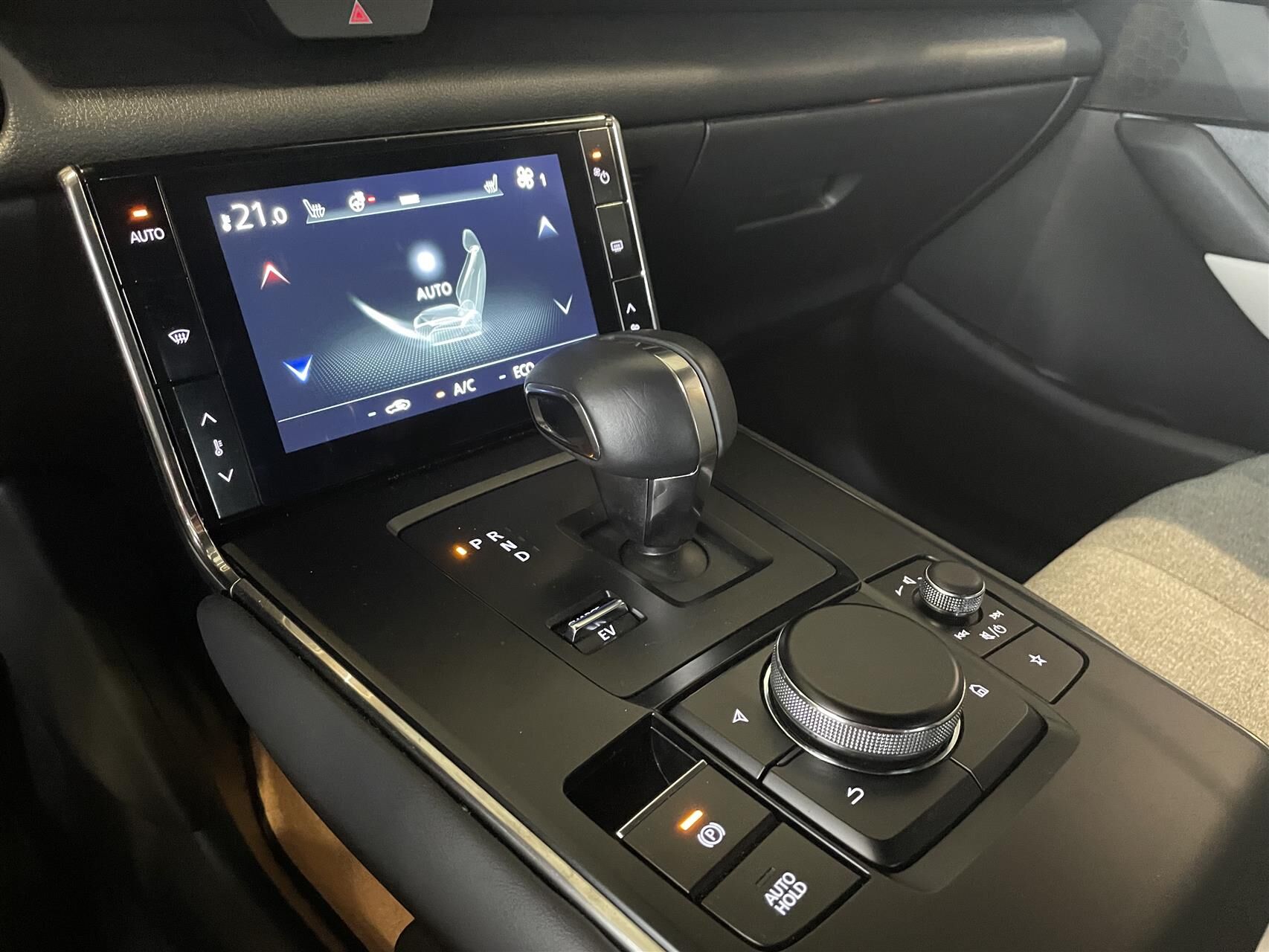 Billede af Mazda MX-30 0,8 e-Skyactiv R-EV  Plugin-hybrid Exclusive-Line 170HK 5d Trinl. Gear