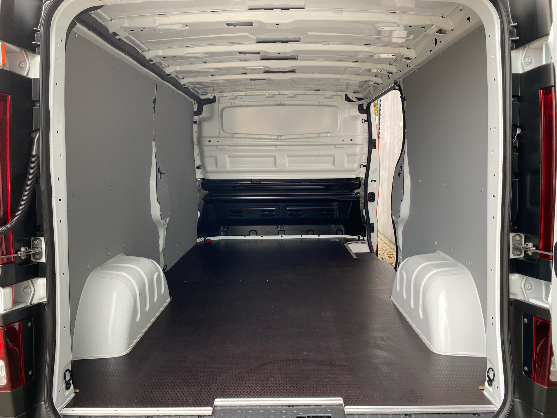 Billede af Renault Trafic L2H1 2,0 DCI start/stop EDC 150HK Van 6g Aut.