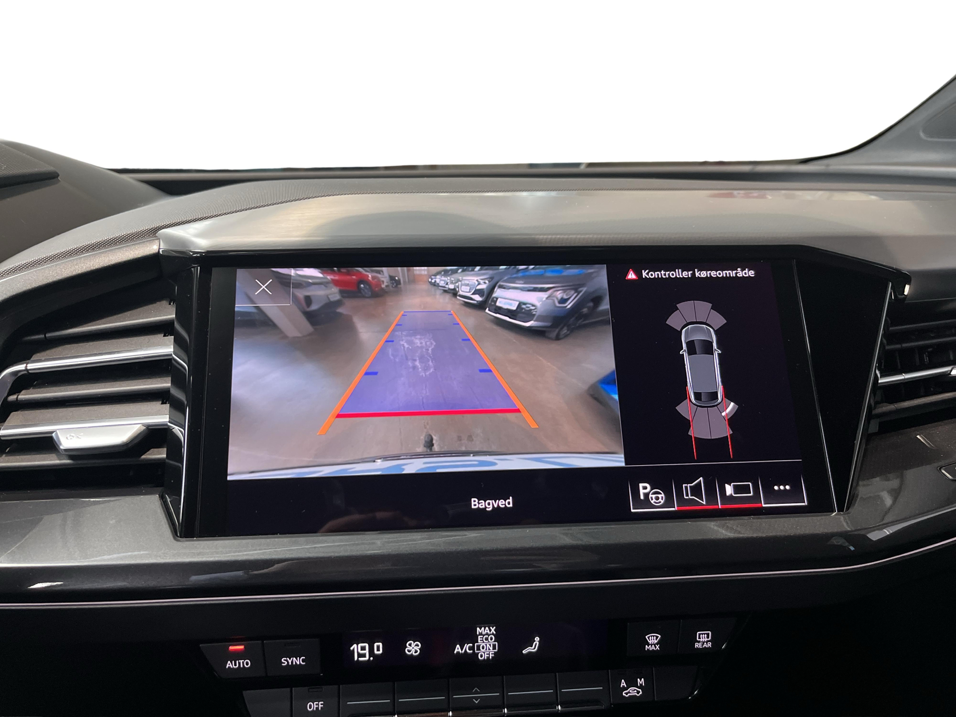 Billede af Audi Q4 Sportback 45 E-tron Attitude Quattro 265HK 5d Aut.