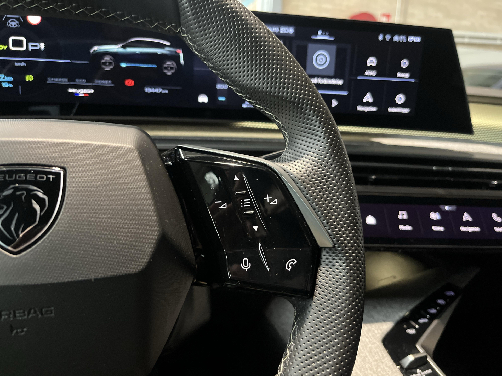 Billede af Peugeot e-3008 EL GT 210HK 5d Aut.