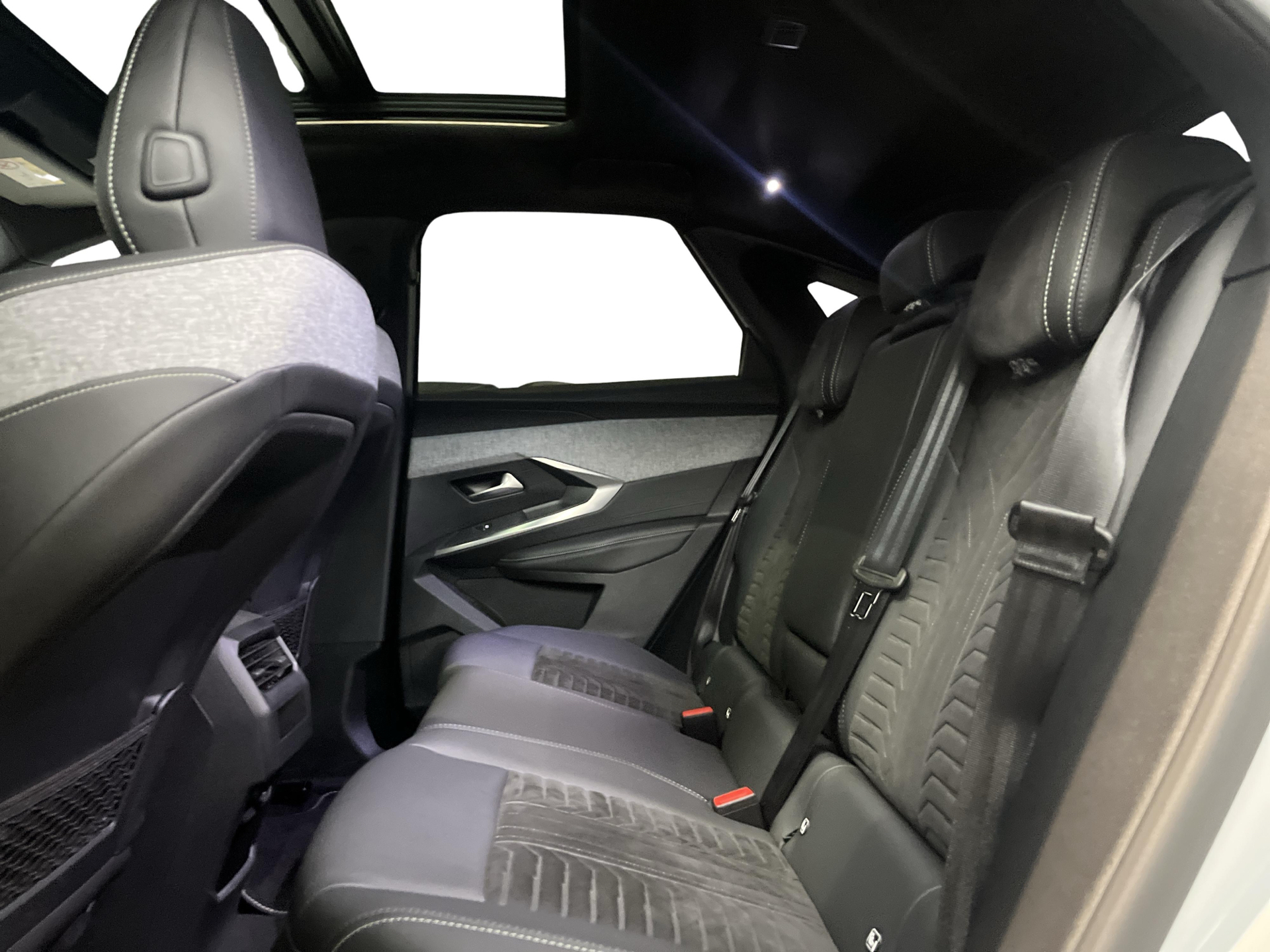 Billede af Peugeot e-3008 EL GT 210HK 5d Aut.