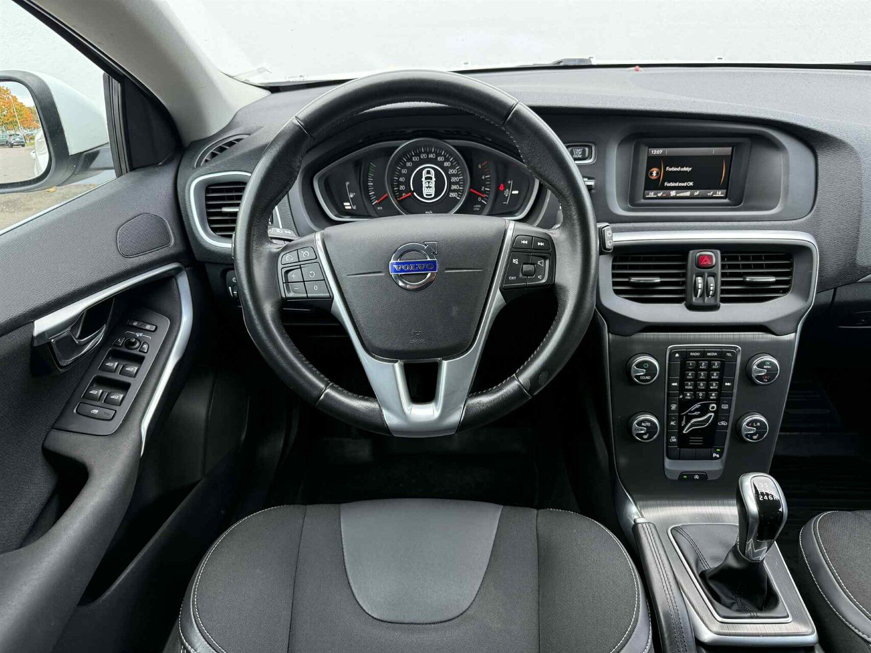 Billede af Volvo V40 2,0 D2 Momentum 120HK 5d 6g