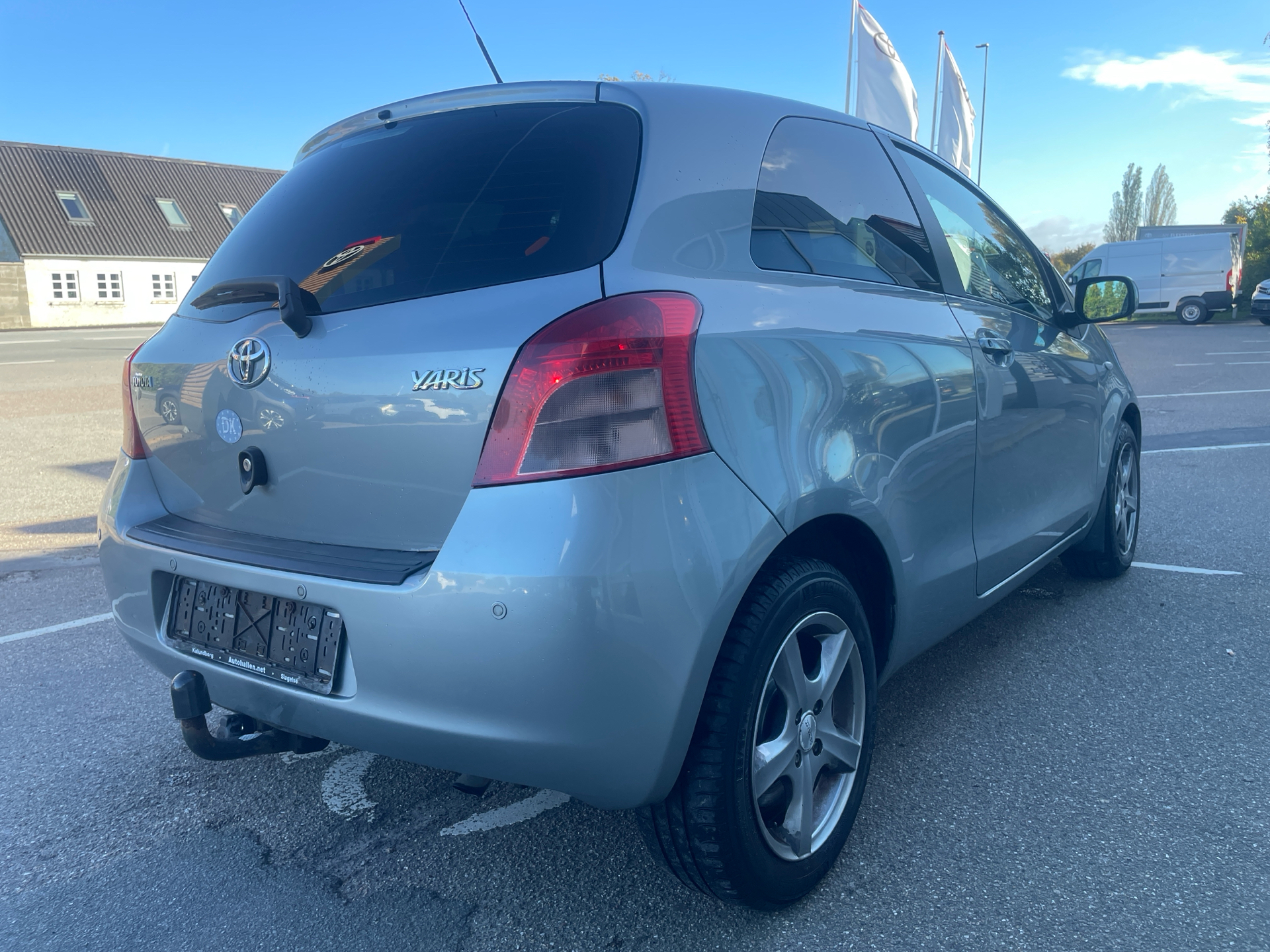 Billede af Toyota Yaris 1,3 VVT-I Linea Terra 87HK 3d
