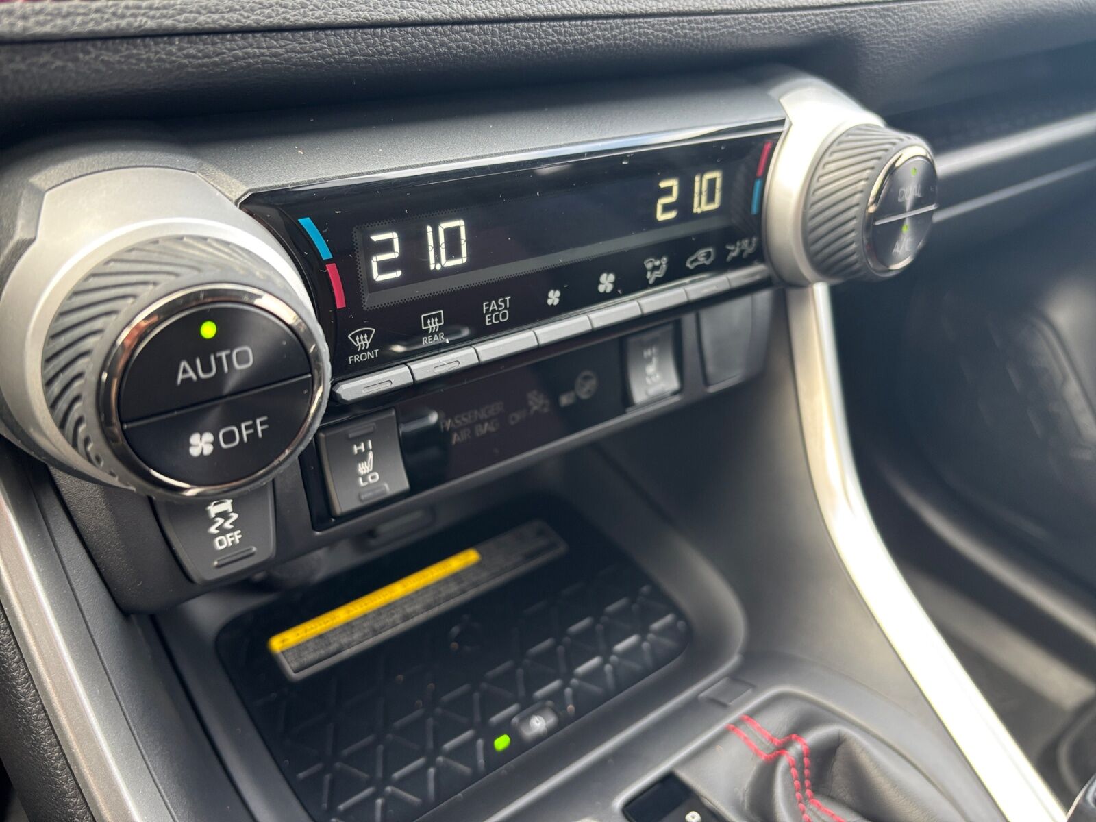 Billede af Toyota RAV4 Plug-in 2,5 Plugin-hybrid H3 Premium AWD 306HK 5d 6g Aut.