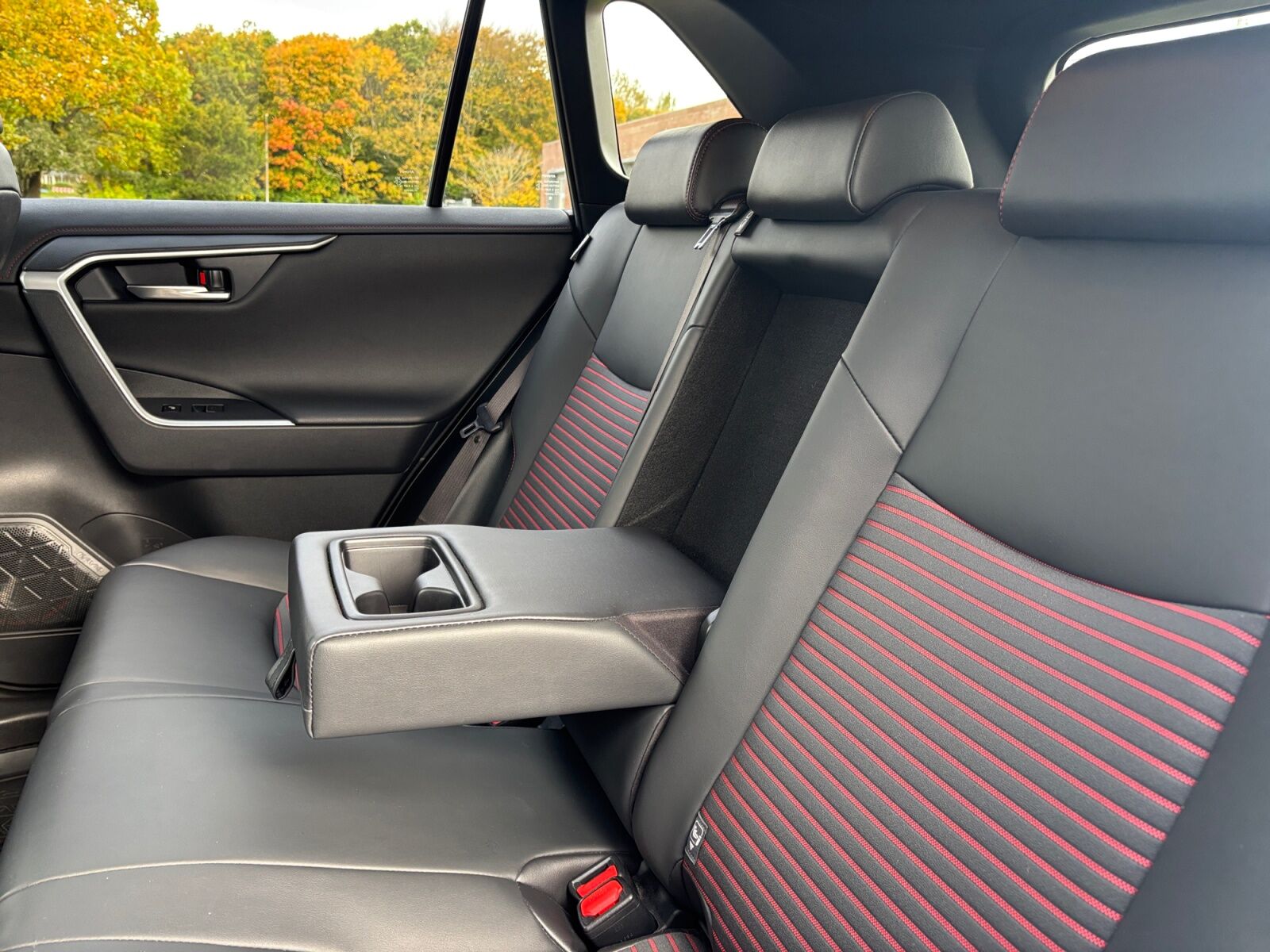 Billede af Toyota RAV4 Plug-in 2,5 Plugin-hybrid H3 Premium AWD 306HK 5d 6g Aut.