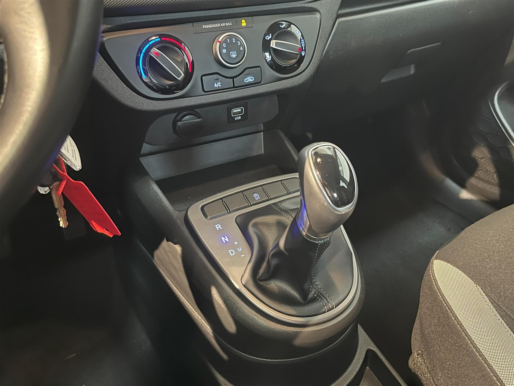 Billede af Hyundai i10 1,0 Essential AMT 67HK 5d Aut.