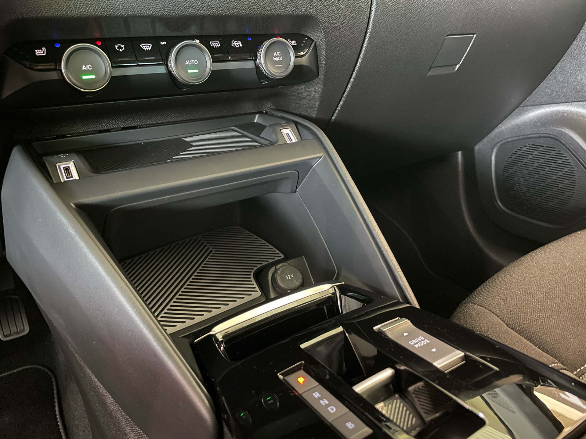 Billede af Citroën e-C4 EL Concorde 136HK 5d Aut.