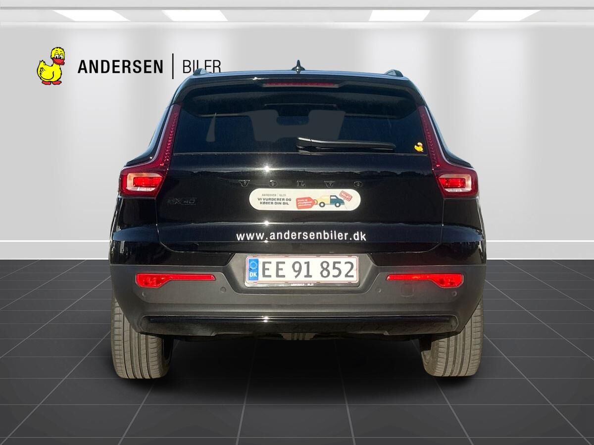 Billede af Volvo EX40 Single Motor Extended Range Black Edition 252HK 5d Aut.