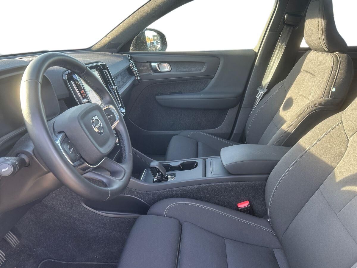 Billede af Volvo EX40 Single Motor Extended Range Black Edition 252HK 5d Aut.