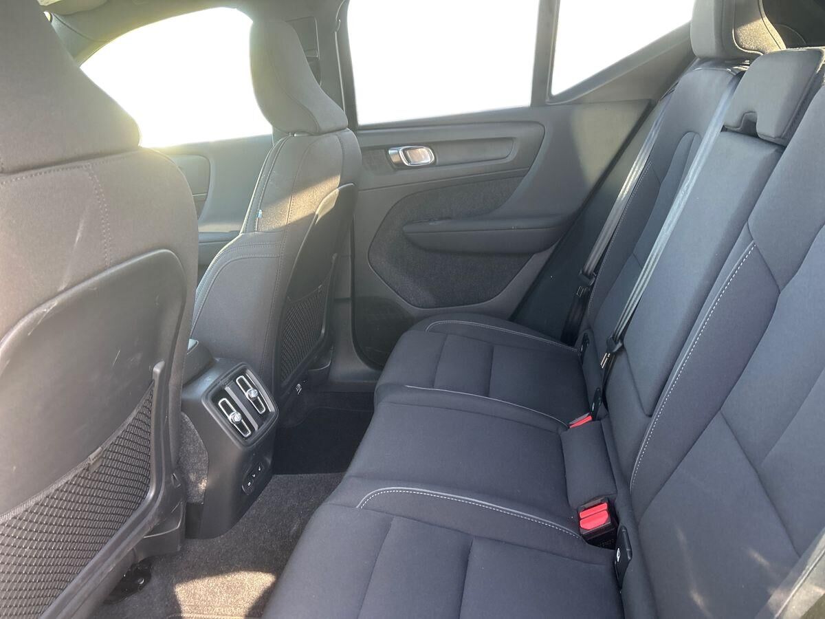 Billede af Volvo EX40 Single Motor Extended Range Black Edition 252HK 5d Aut.