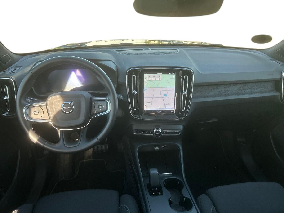 Billede af Volvo EX40 Single Motor Extended Range Black Edition 252HK 5d Aut.