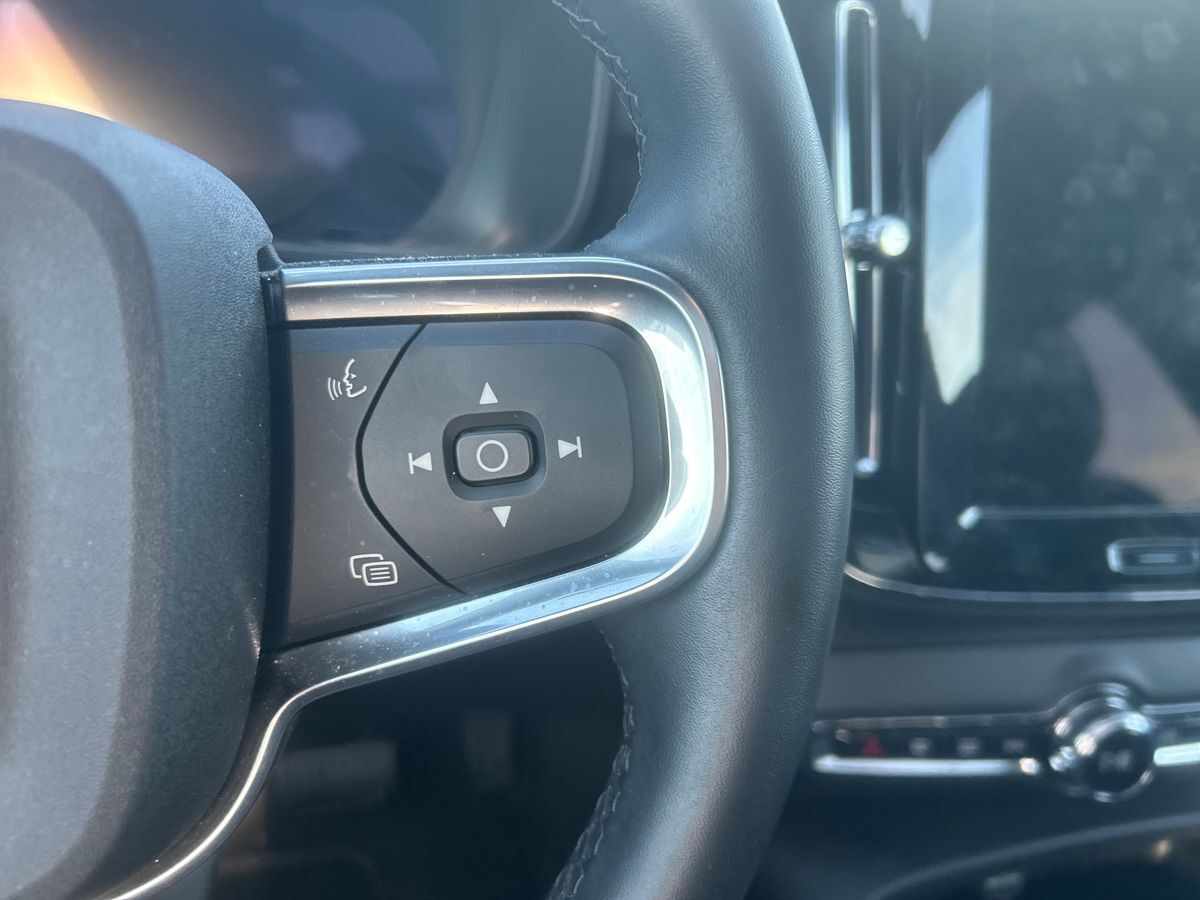 Billede af Volvo EX40 Single Motor Extended Range Black Edition 252HK 5d Aut.