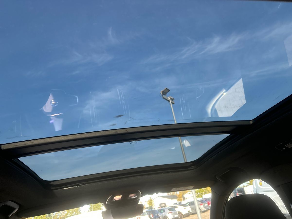 Billede af Volvo EX40 Single Motor Extended Range Black Edition 252HK 5d Aut.